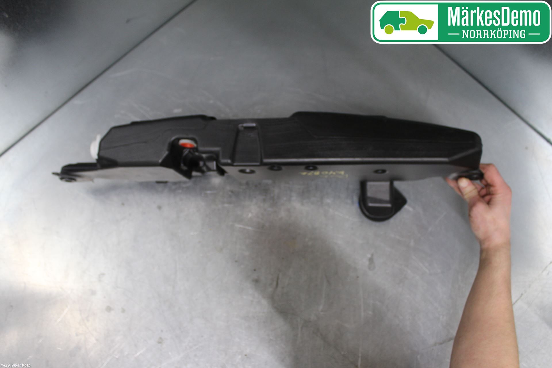 Jaguar F-TYPE Spolartank Vindruta-Strål