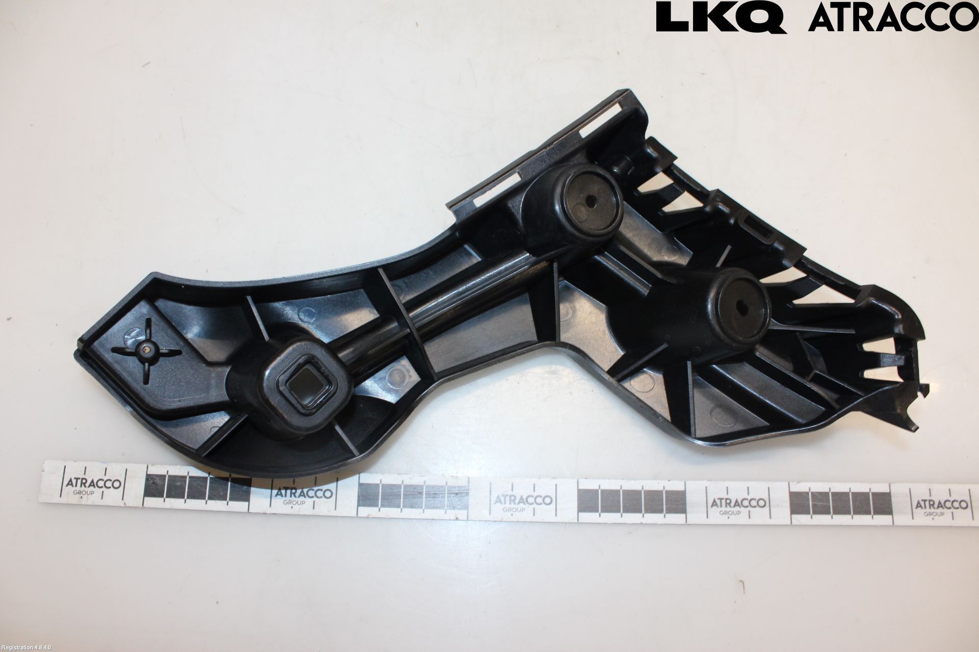 Audi A6 F2/C8 19- Stötfångarfäste Bak Vä