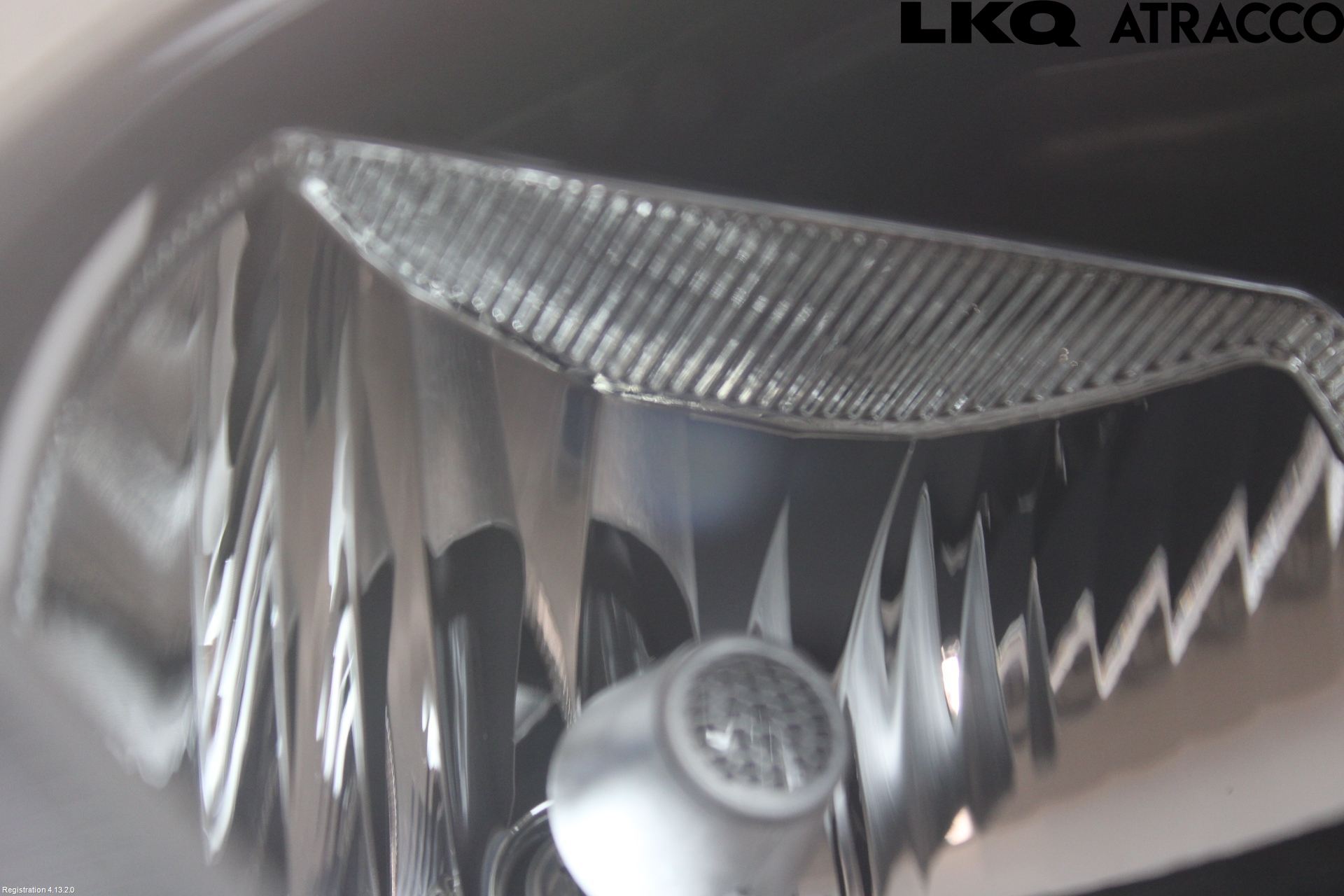 Volkswagen VW PASSAT 11-14 Strålkastare Höger