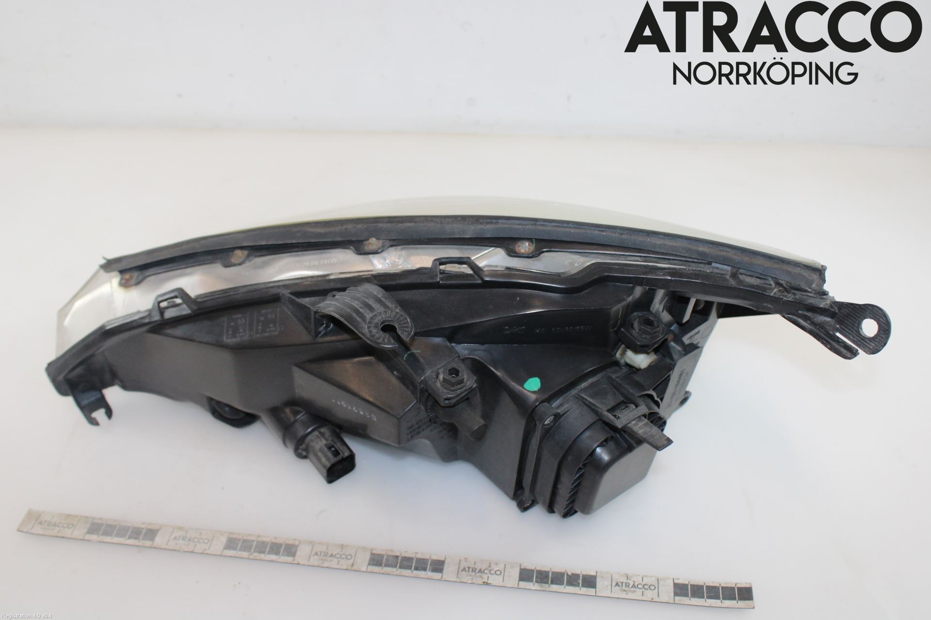 Ford FOCUS     99-04 Strålkastare Höger