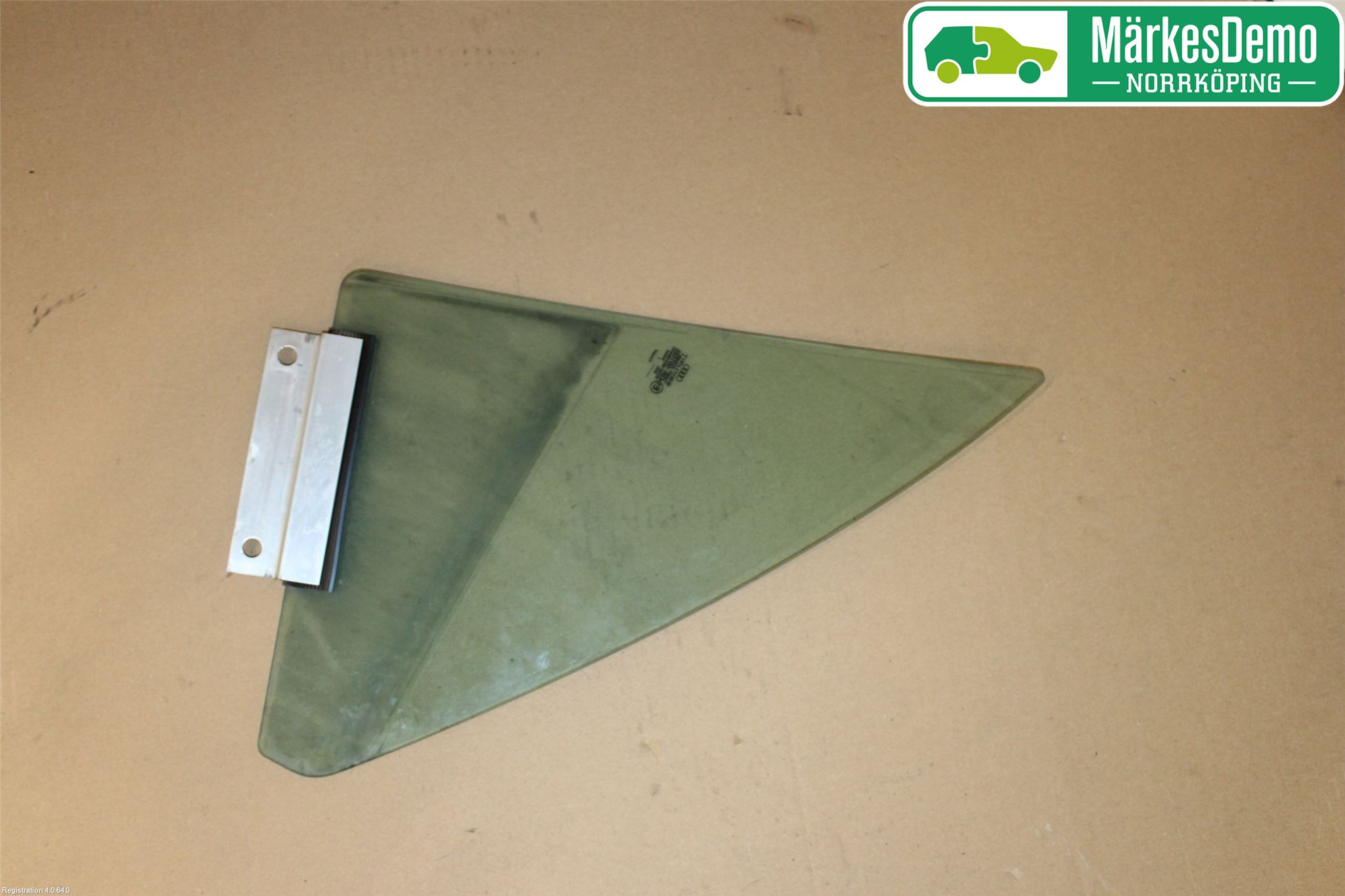 Audi TT 99-06 Dörruta Fram Lilla Vä