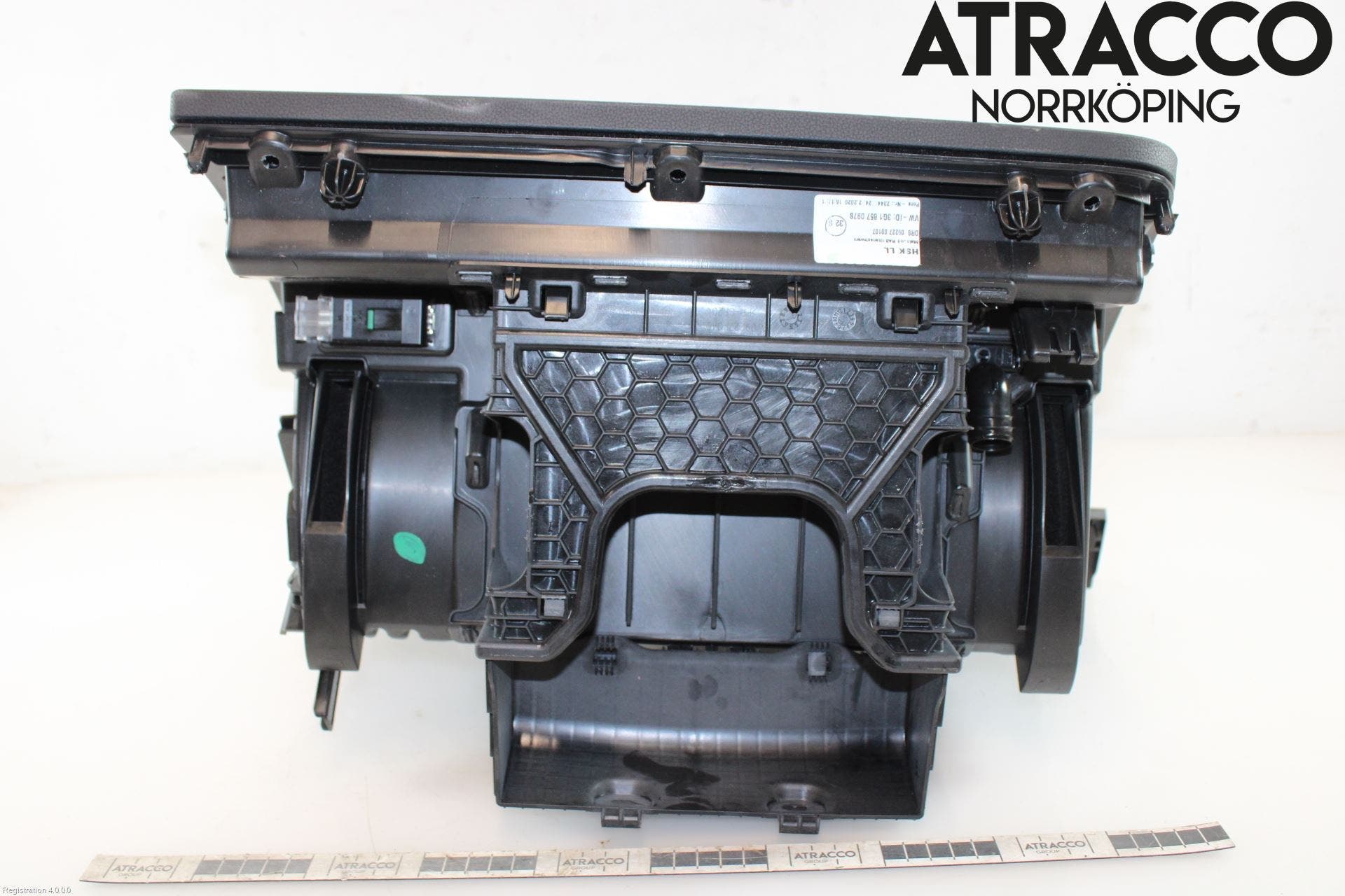 Volkswagen VW PASSAT 20-24 Handskfack