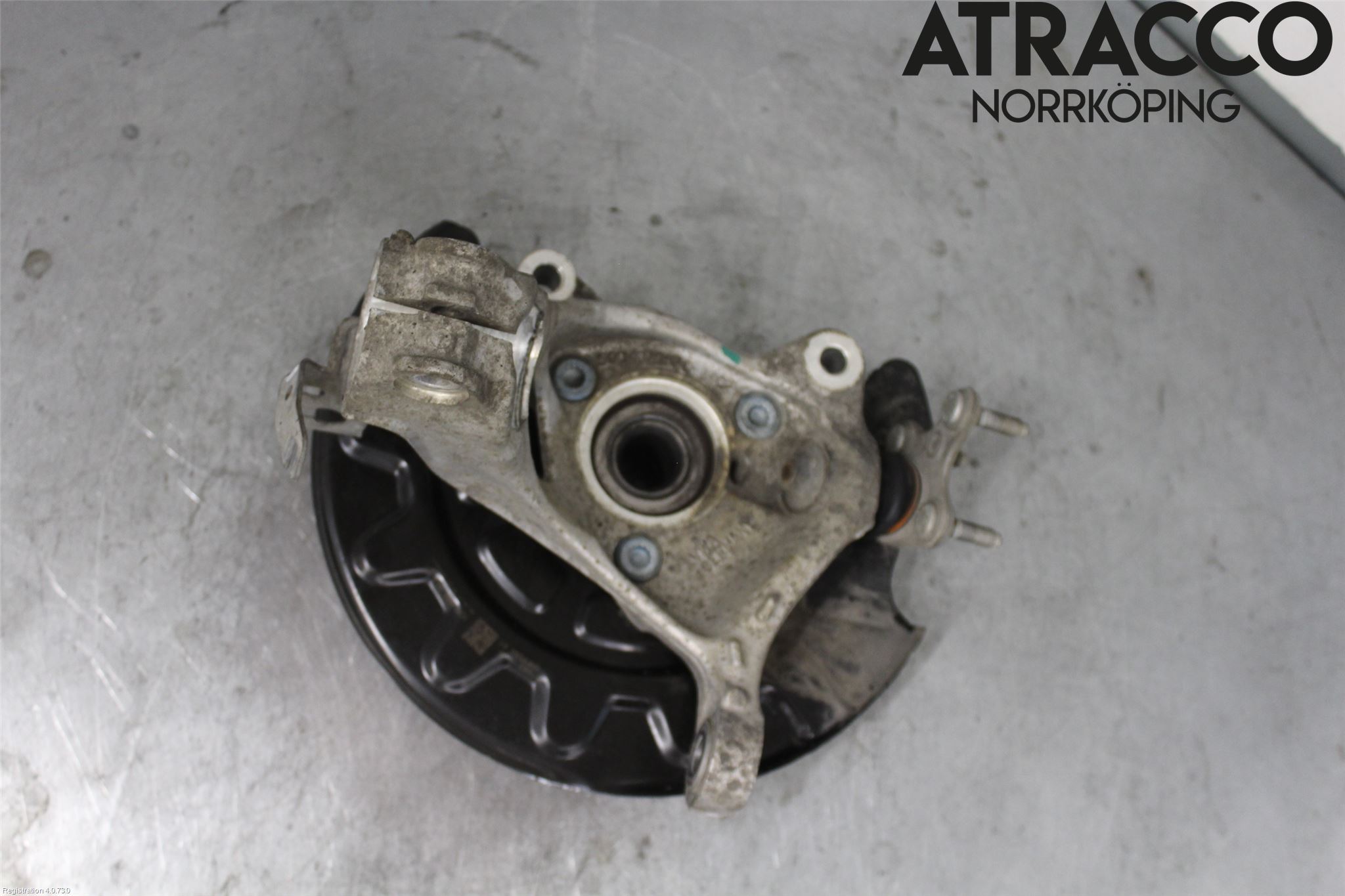 Skoda SUPERB 16-24 Styrspindel Lagerhus Vä