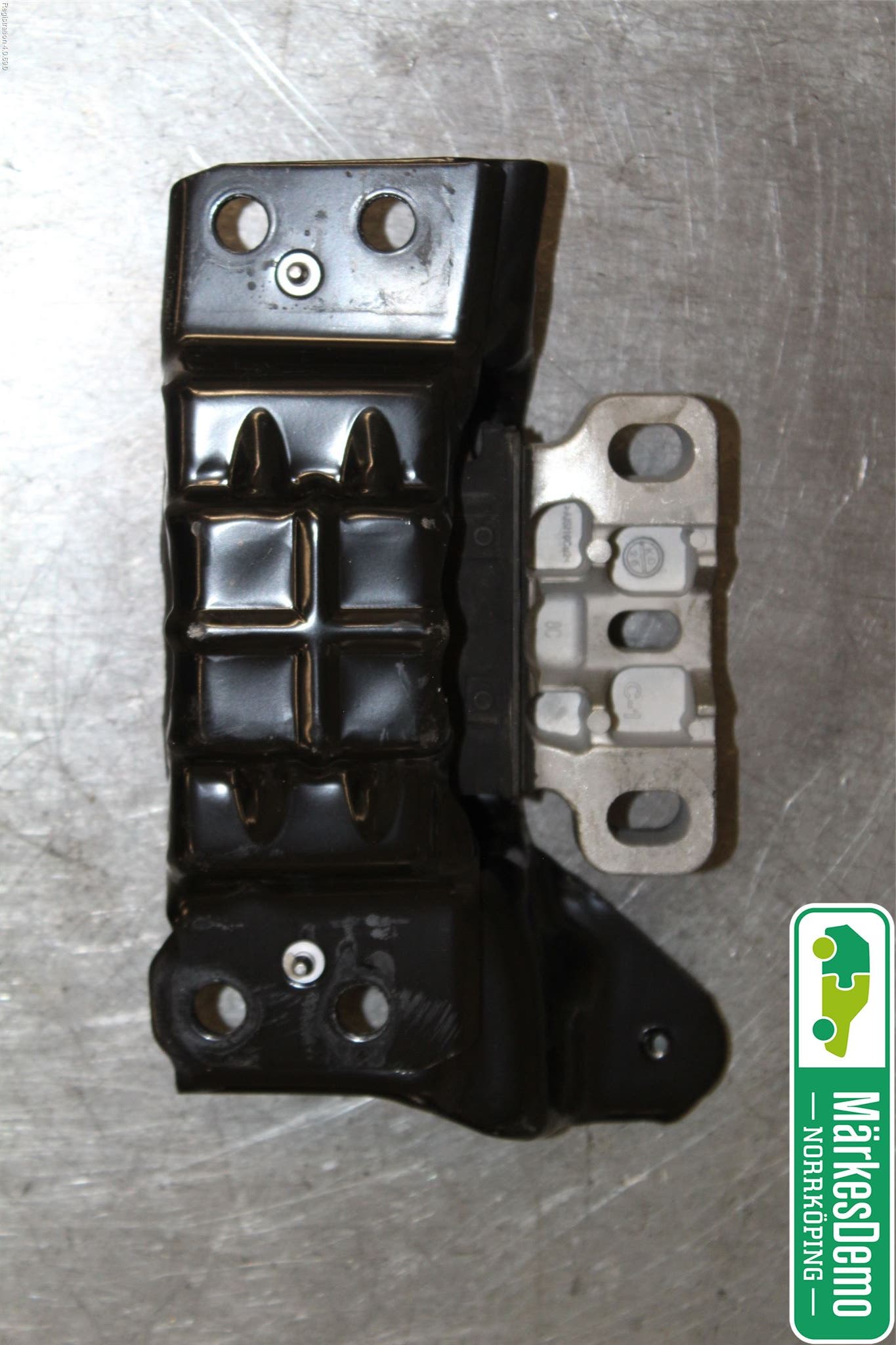 Skoda KAMIQ 20- Växellådsfäste