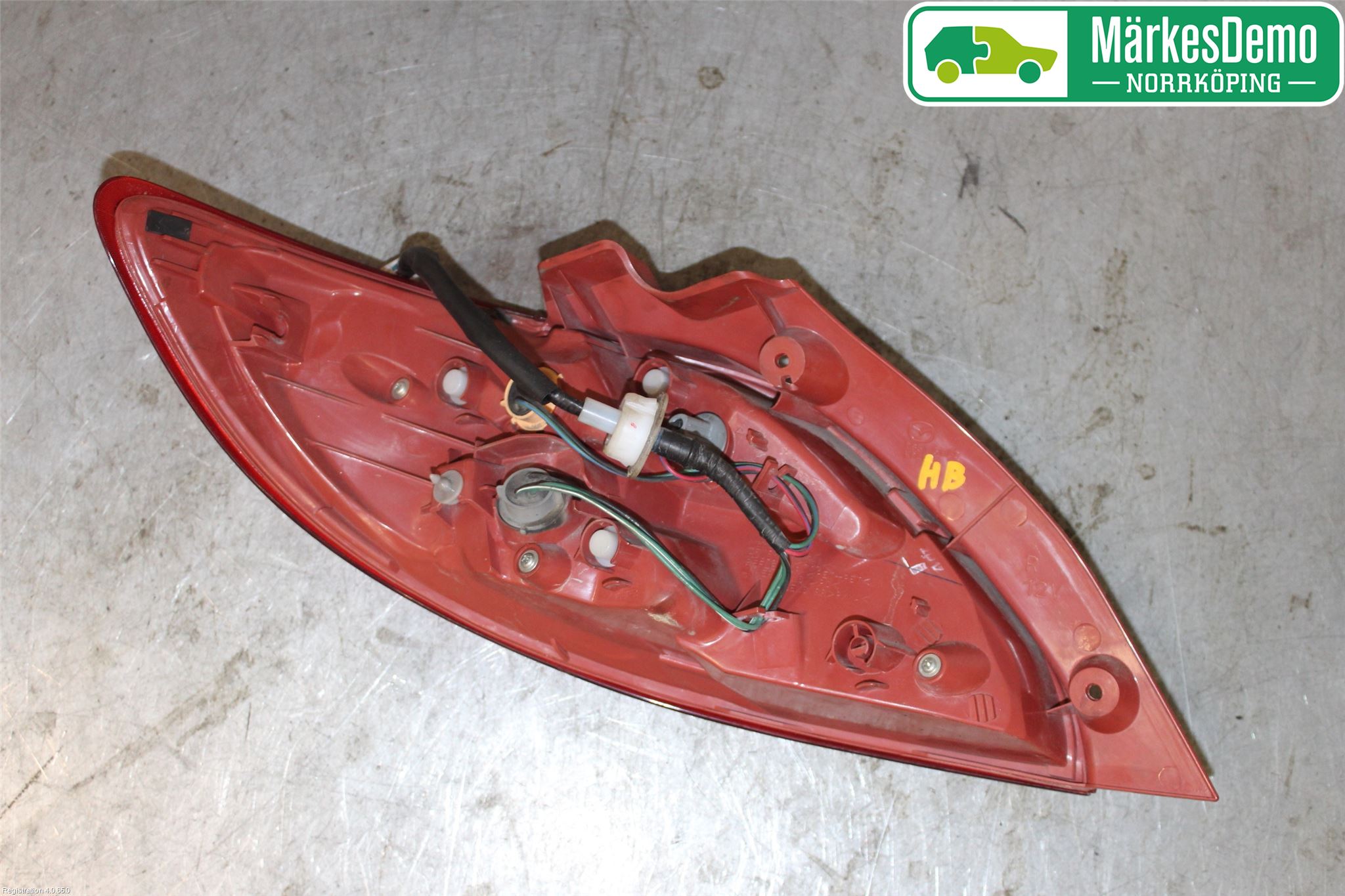 Mazda 2 (DE) 08-15 Bakljus Höger