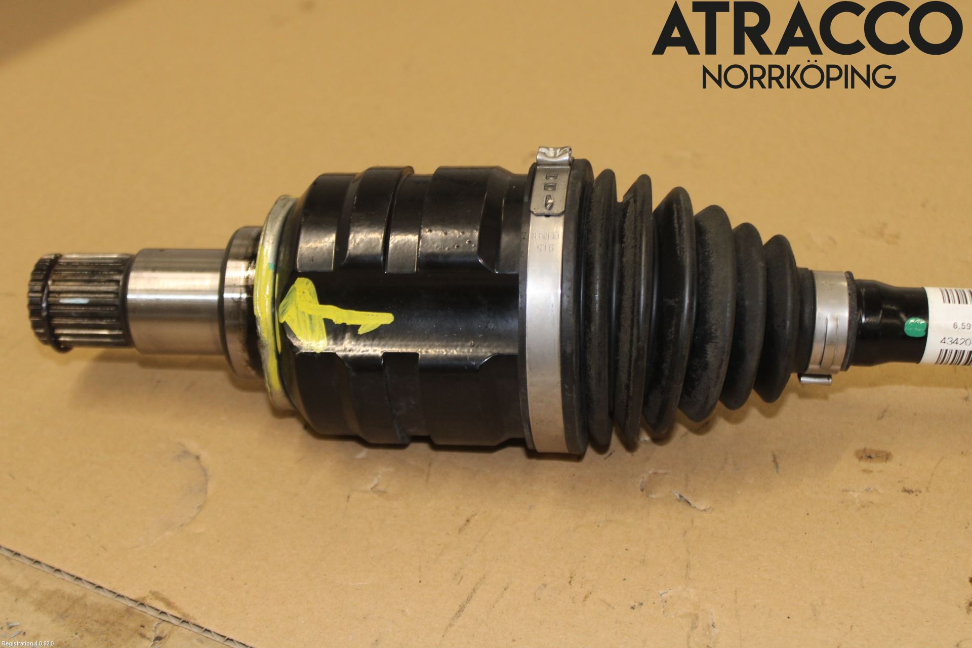 Toyota C-HR 16-23 Drivaxel Fram Vänster