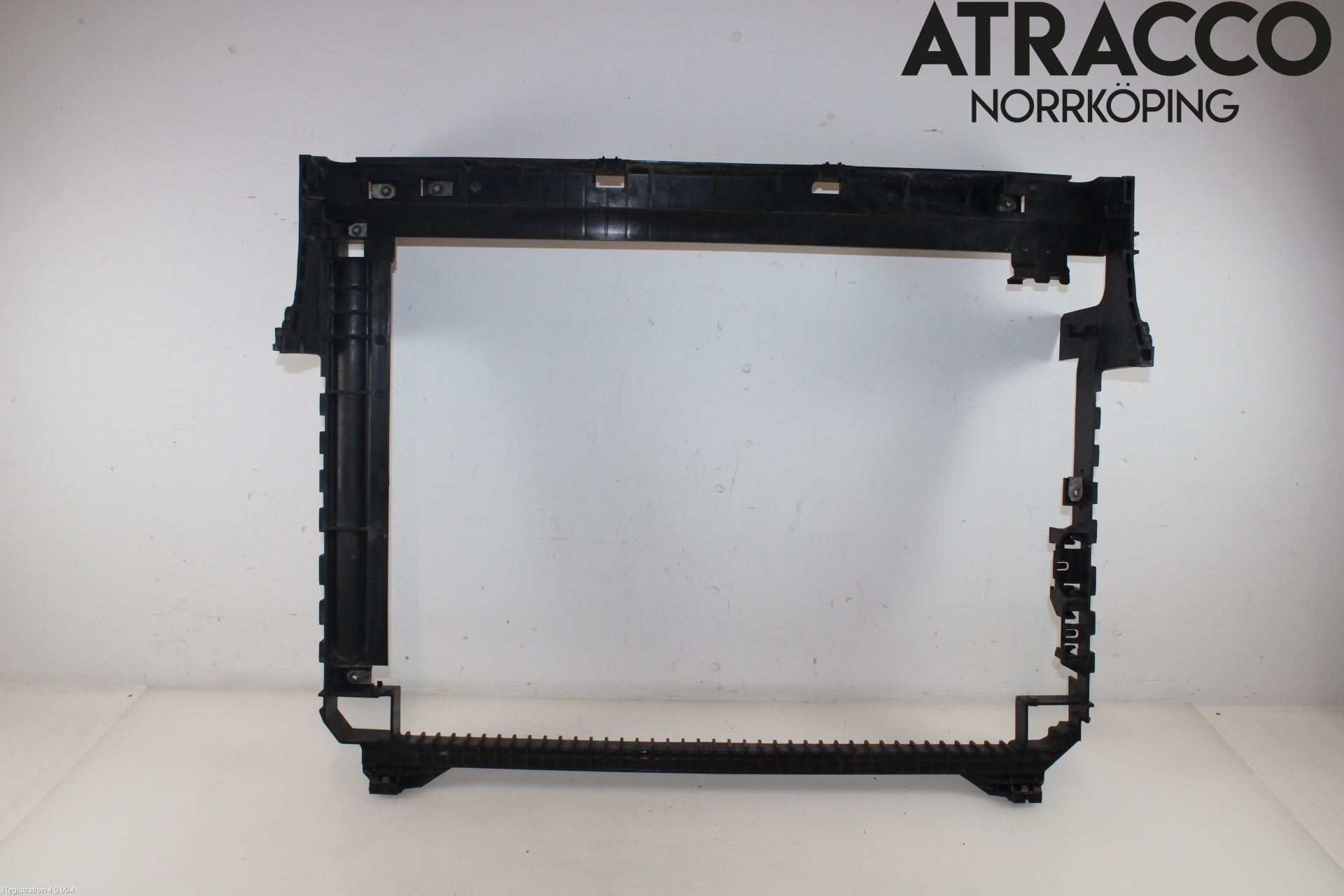 Jaguar F-PACE Kylarfäste-Ram-Balk