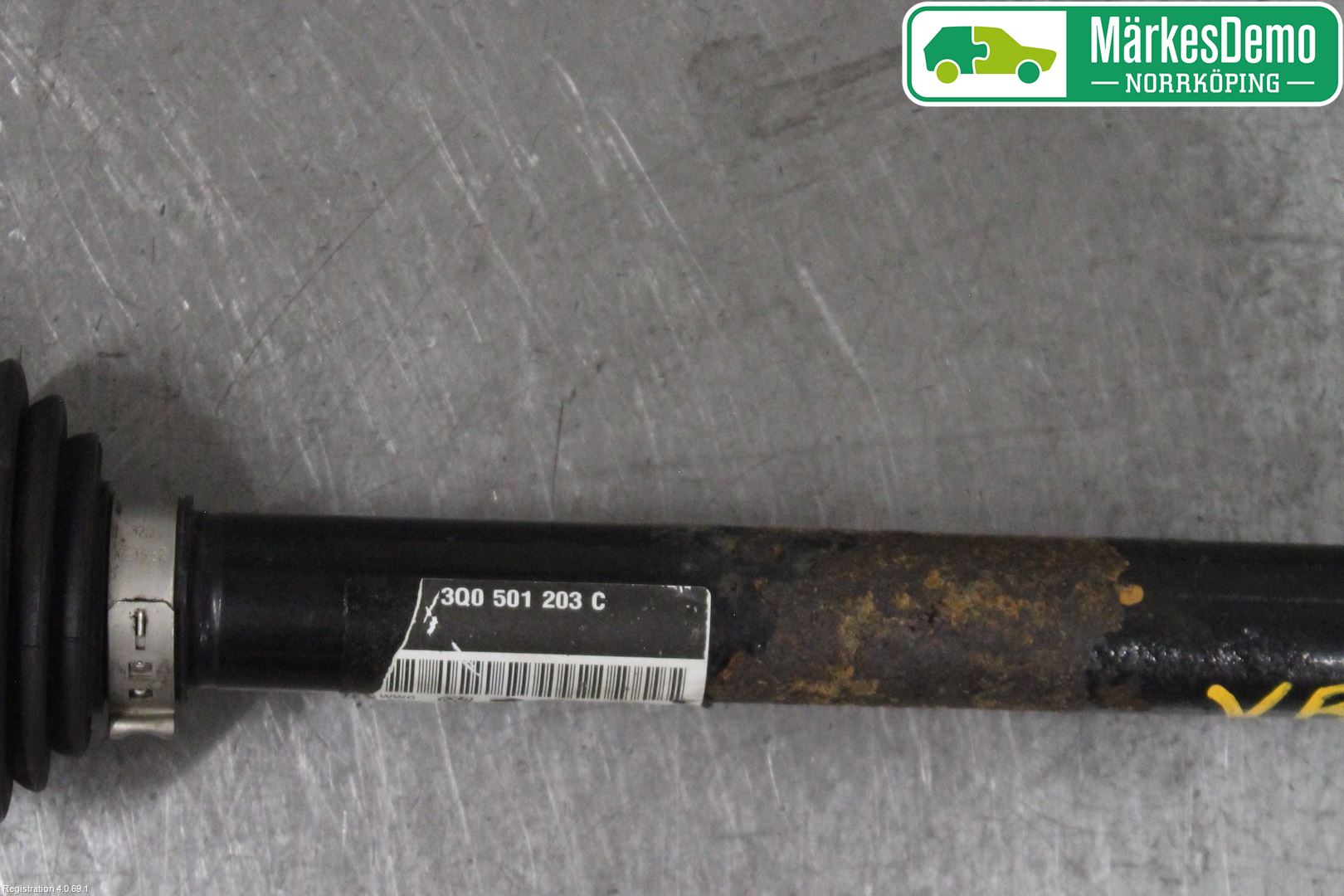 Volkswagen VW PASSAT 15-19 Drivaxel Bak Vänster