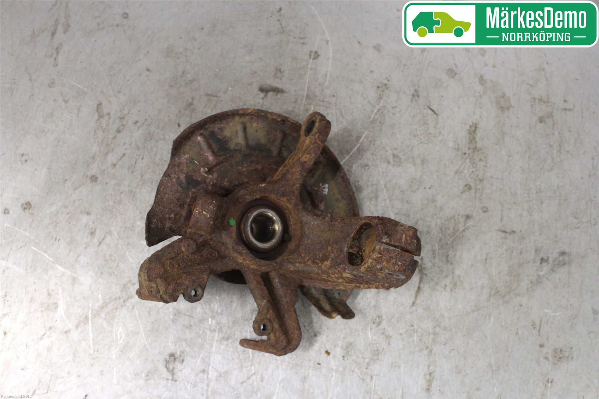 Volkswagen VW POLO 10-17 Styrspindel Lagerhus Vä