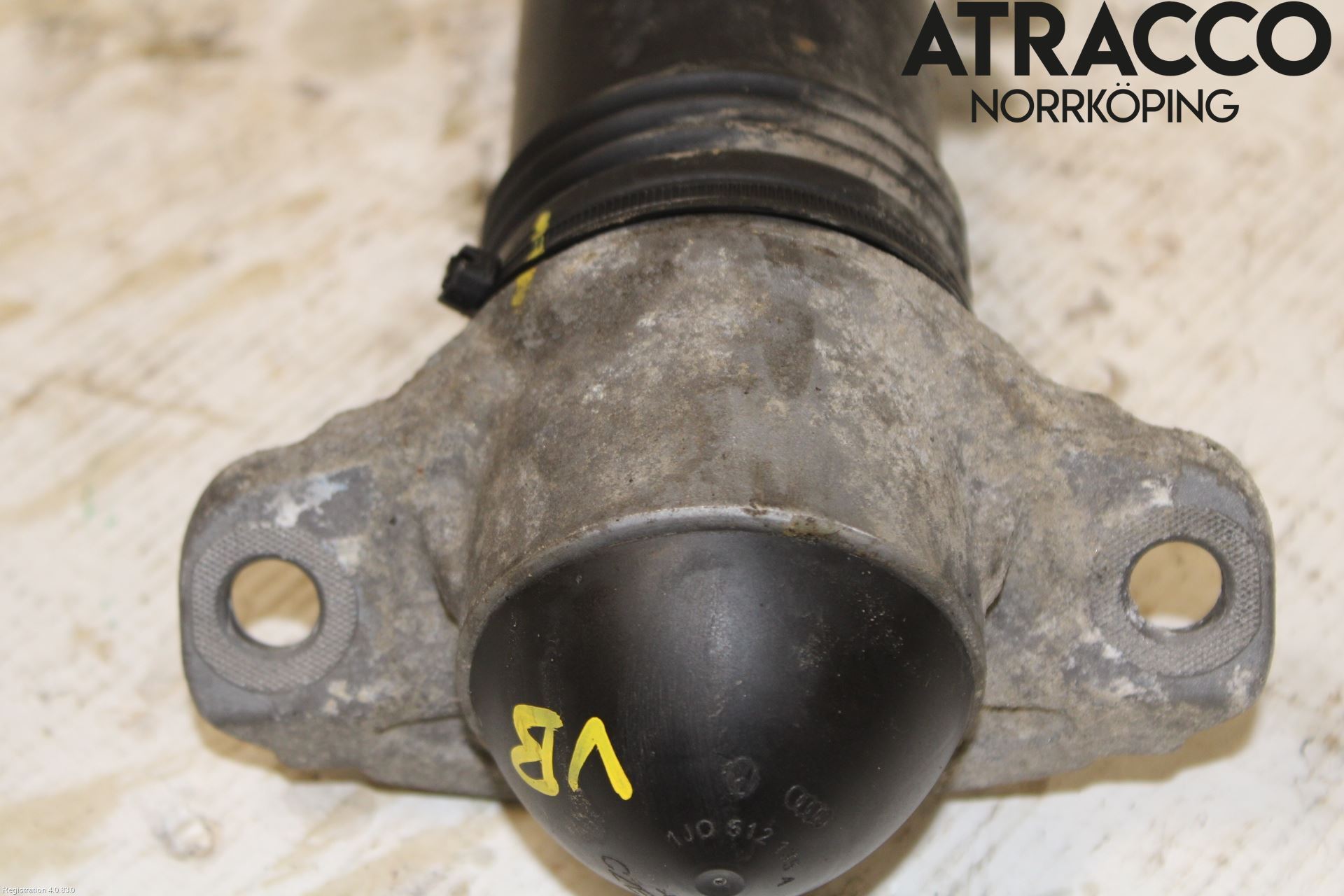 Seat ATECA 16->> Stötdämpare Bak