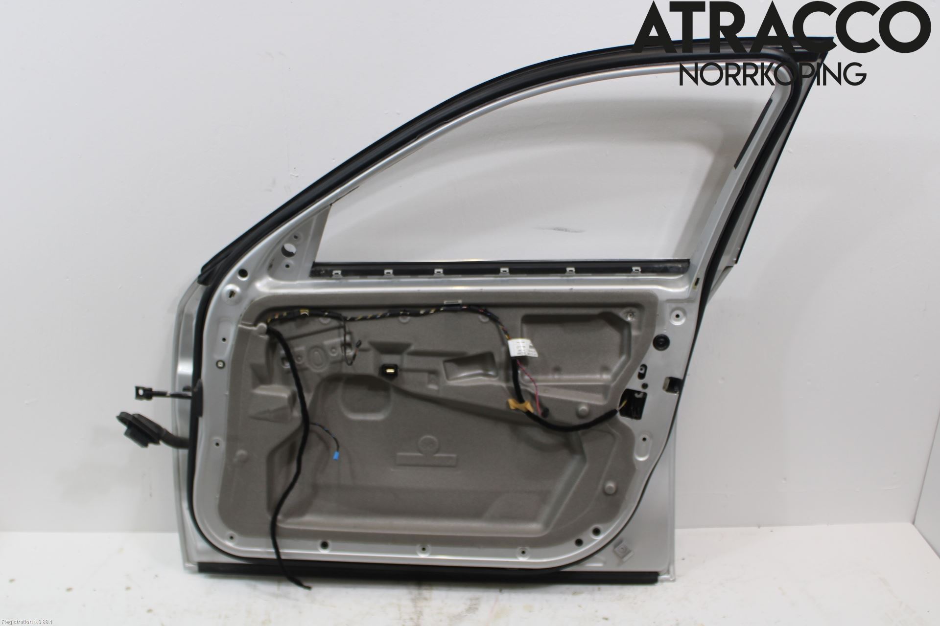 BMW 5 E60/61 Sed/Tou 02-10 Dörr Fram Höger