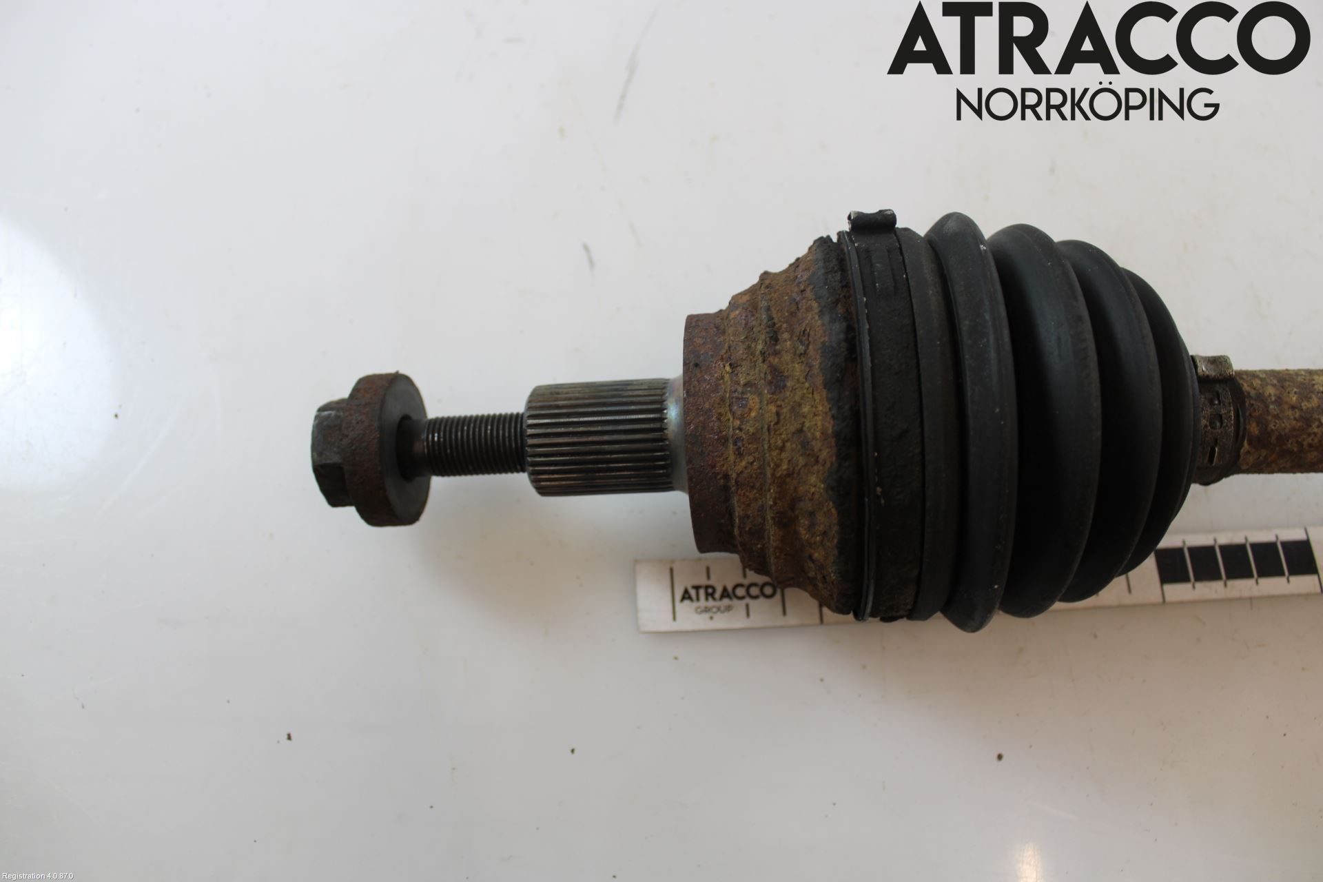 Volkswagen VW CADDY      04-10 Drivaxel Fram Vänster