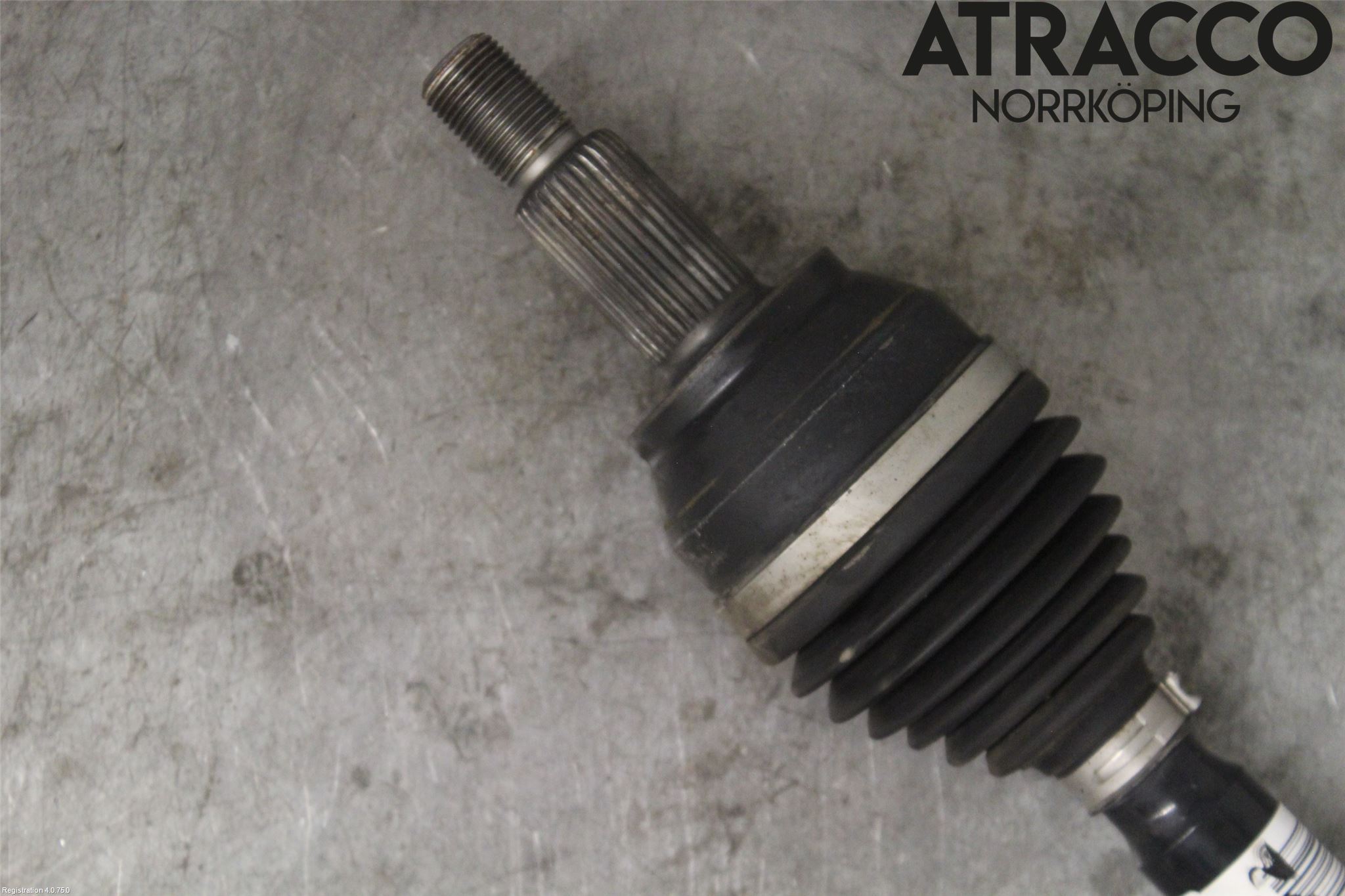 Jaguar I-PACE 18- Drivaxel Fram Vänster