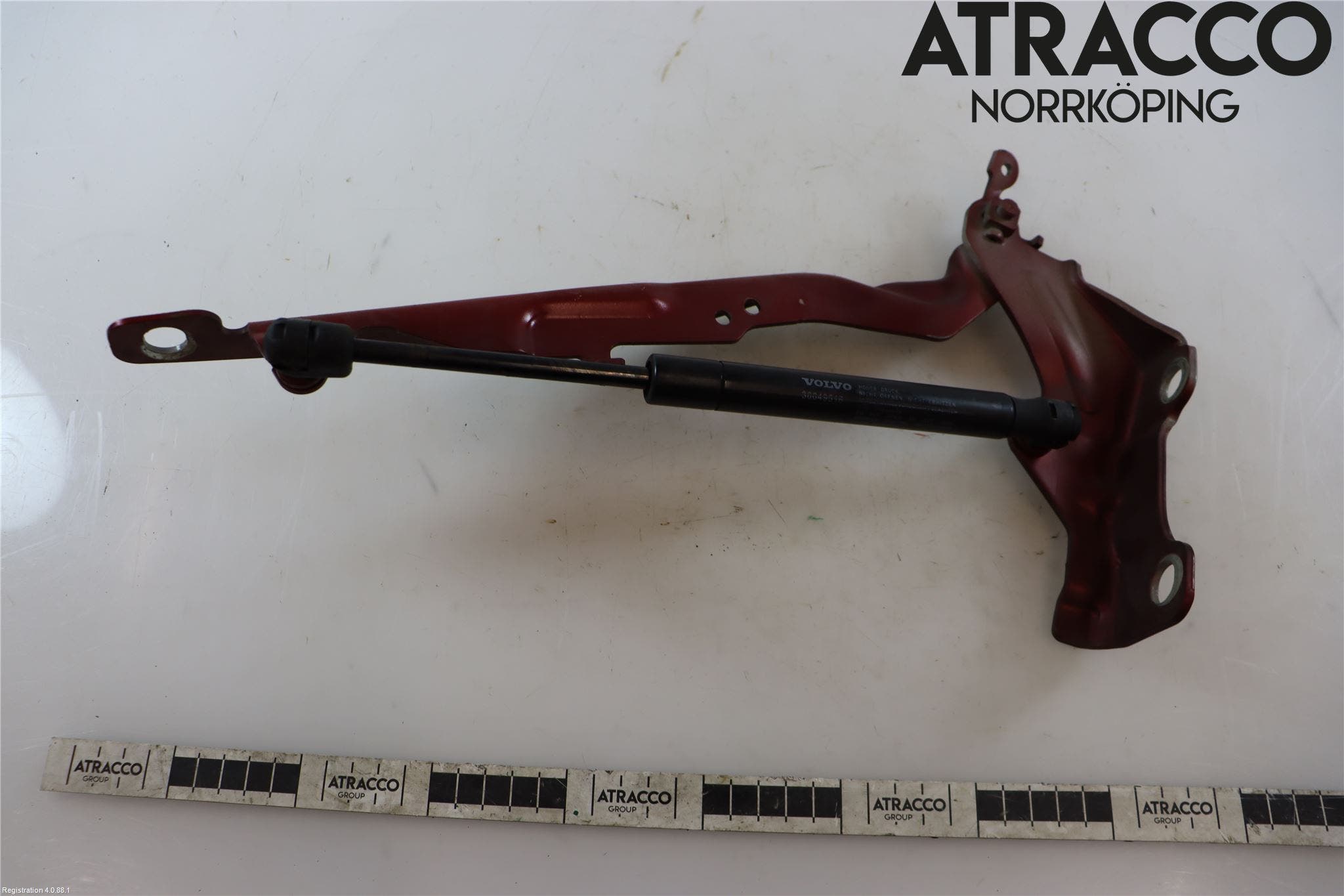 Volvo V70 08-13 Huvgångjärn