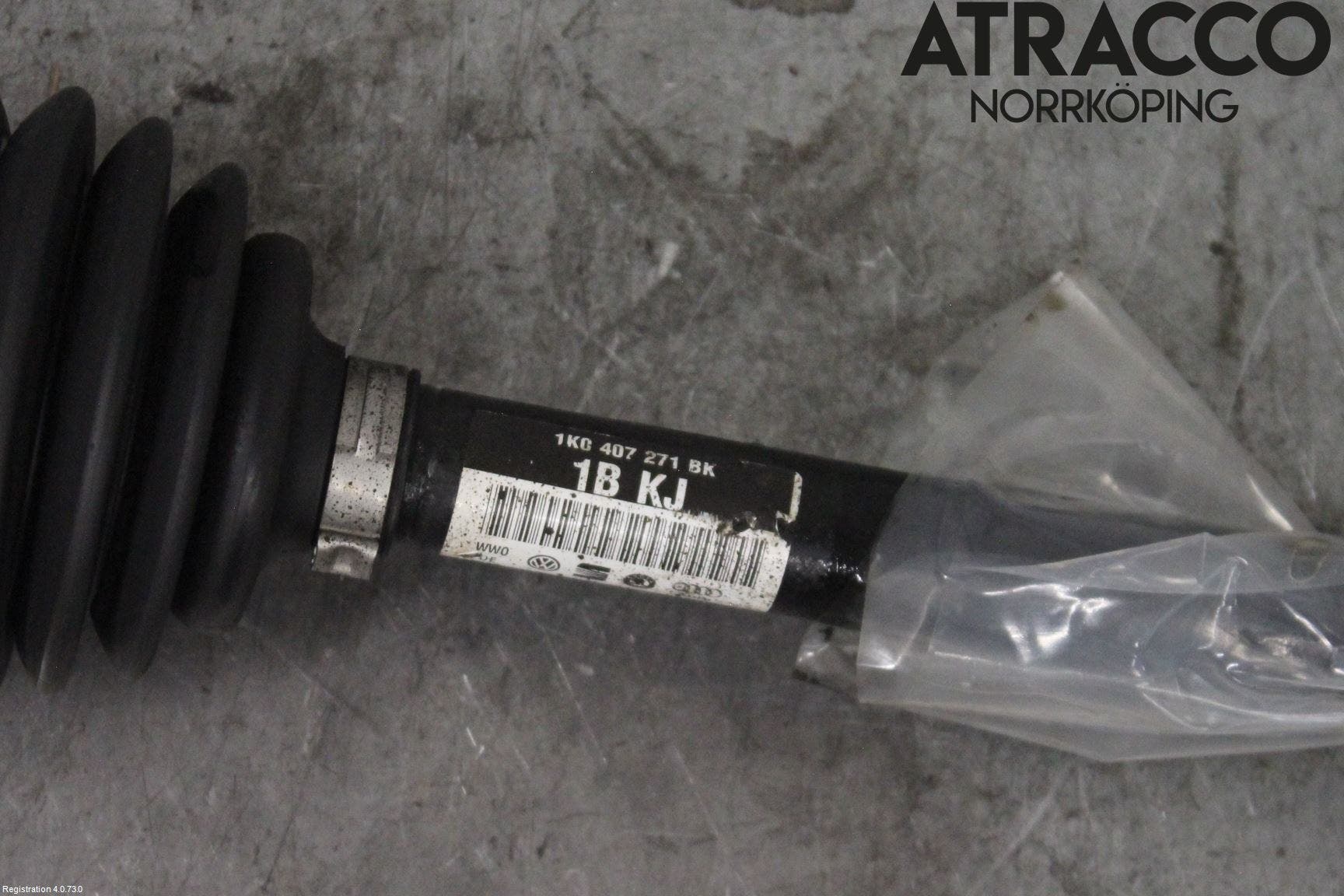 Volkswagen VW GOLF SPORTSVAN 15-20 Drivaxel Fram Vänster