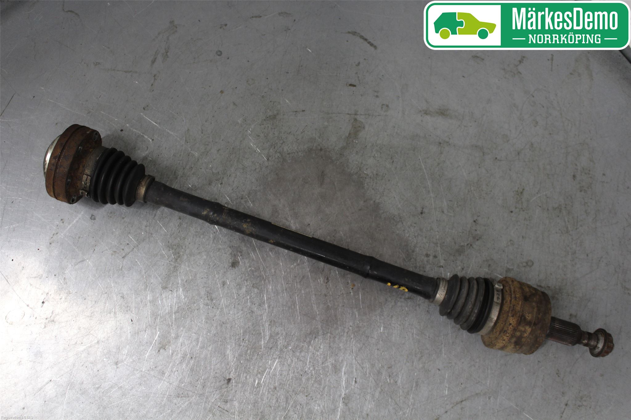 Volkswagen VW TRANSP/CARAVELLE (T5) 04-15 Drivaxel Bak Höger