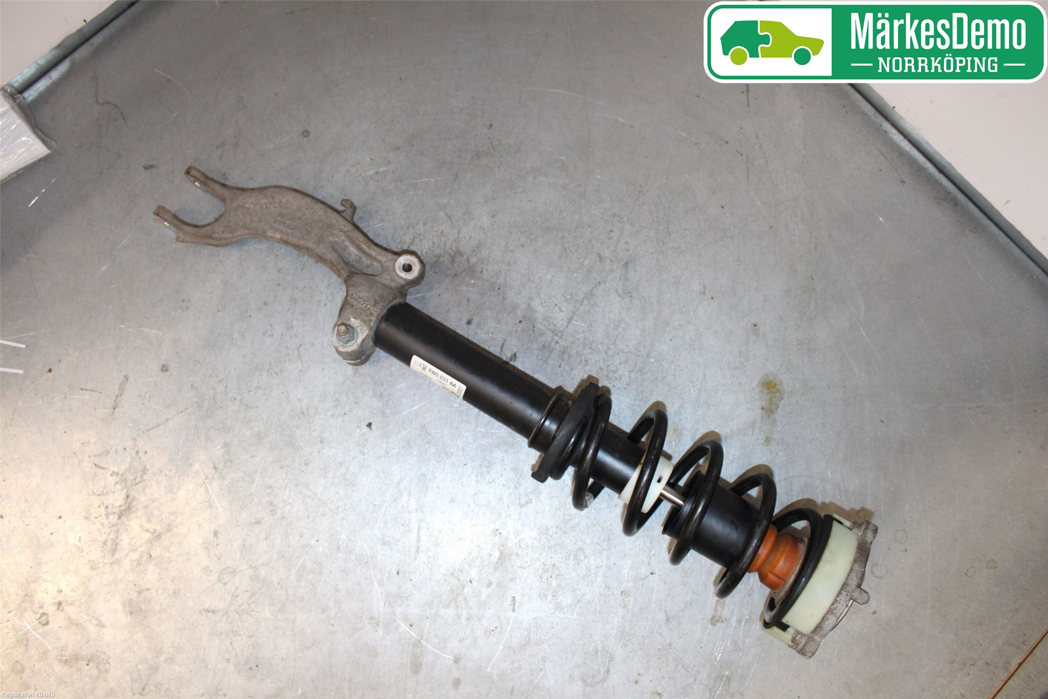 Audi A4/S4 B9 16-19 Fjäderben Fram Höger