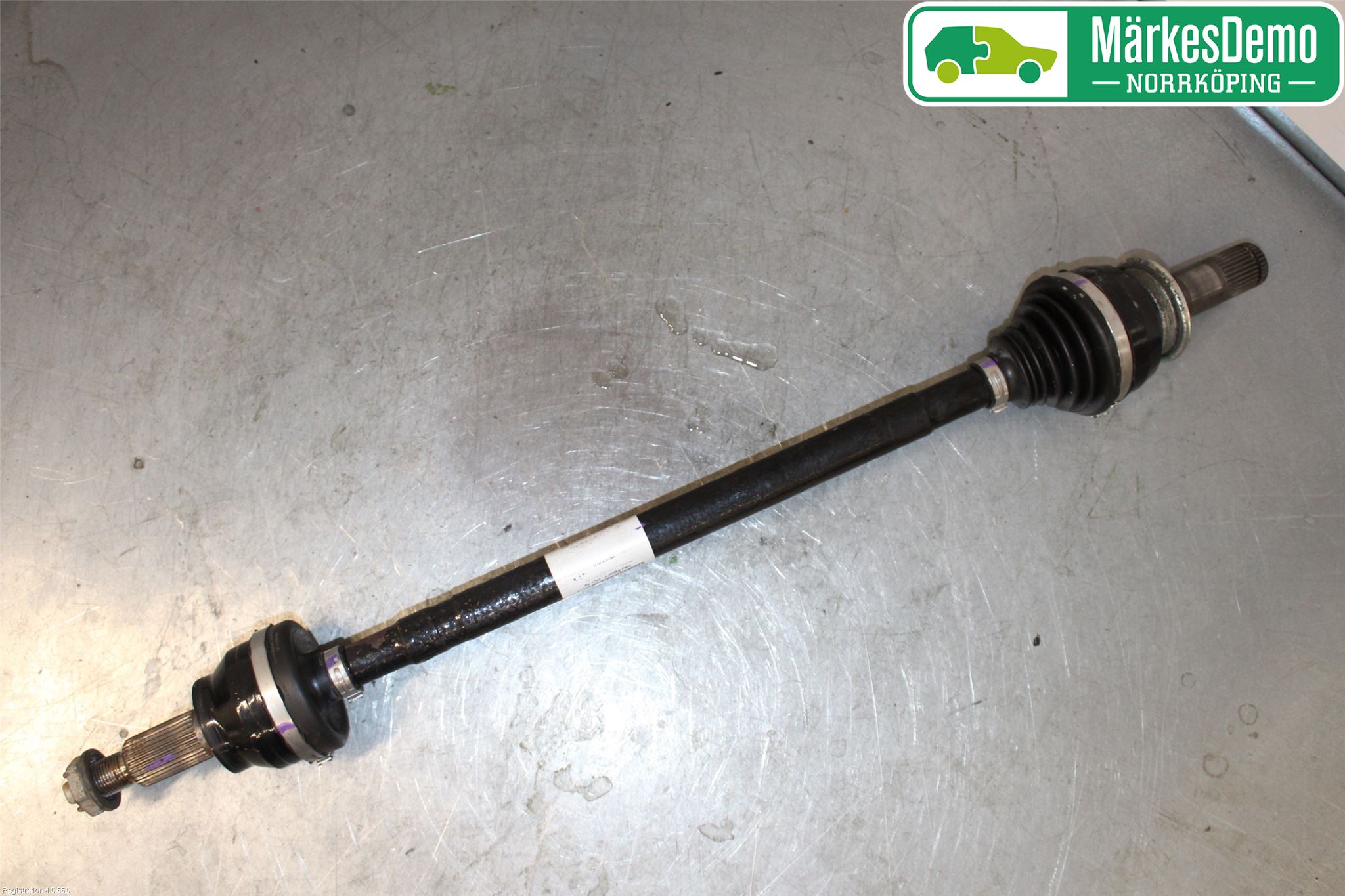Jaguar XE (X760) 15-24 Drivaxel Bak Höger