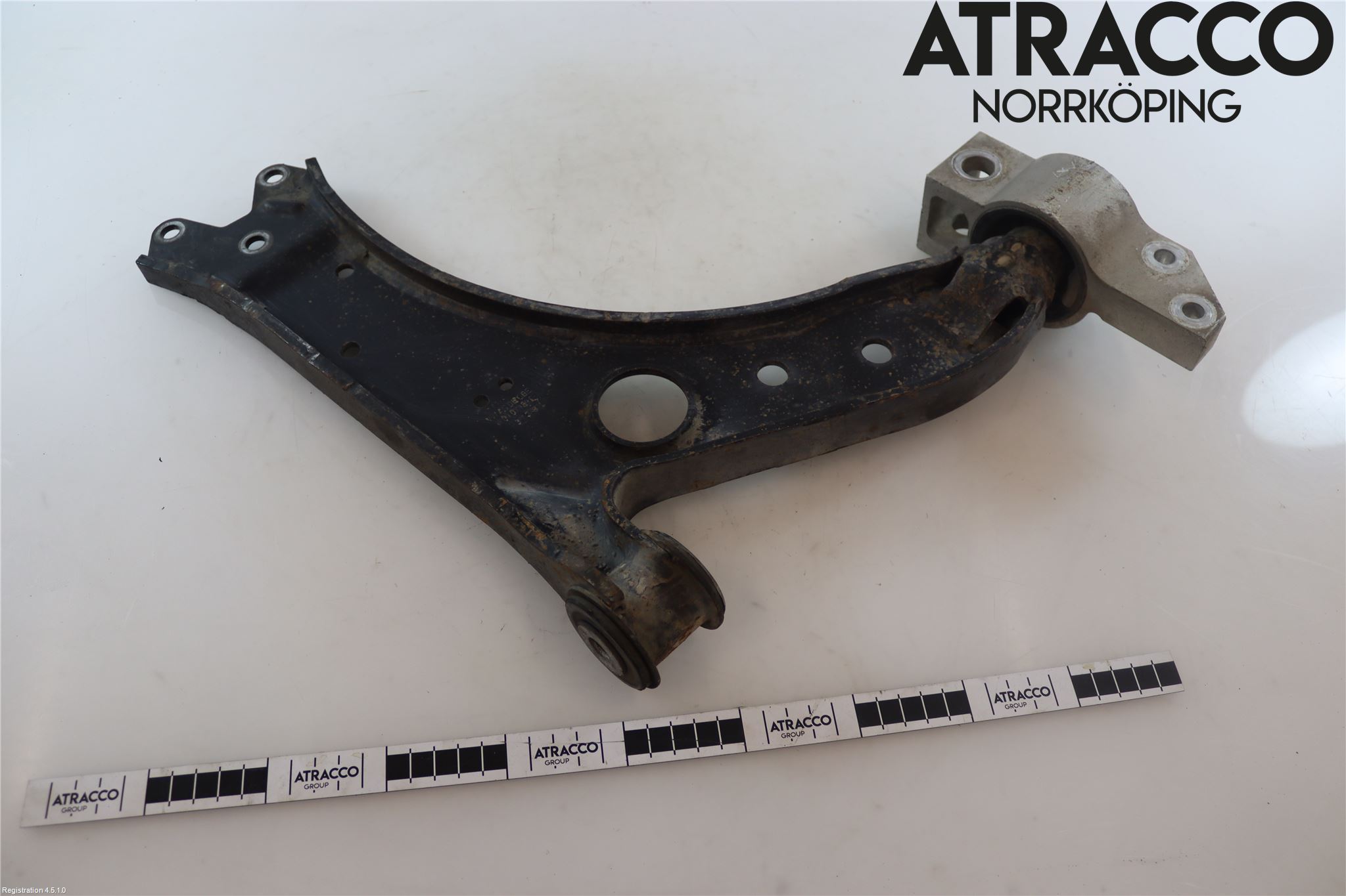 Volkswagen VW CADDY      04-10 Bärarm Fram Undre Vä