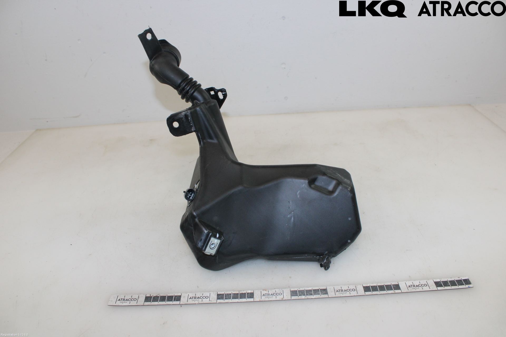 Tesla MODEL 3 17- Spolartank Vindruta-Strål