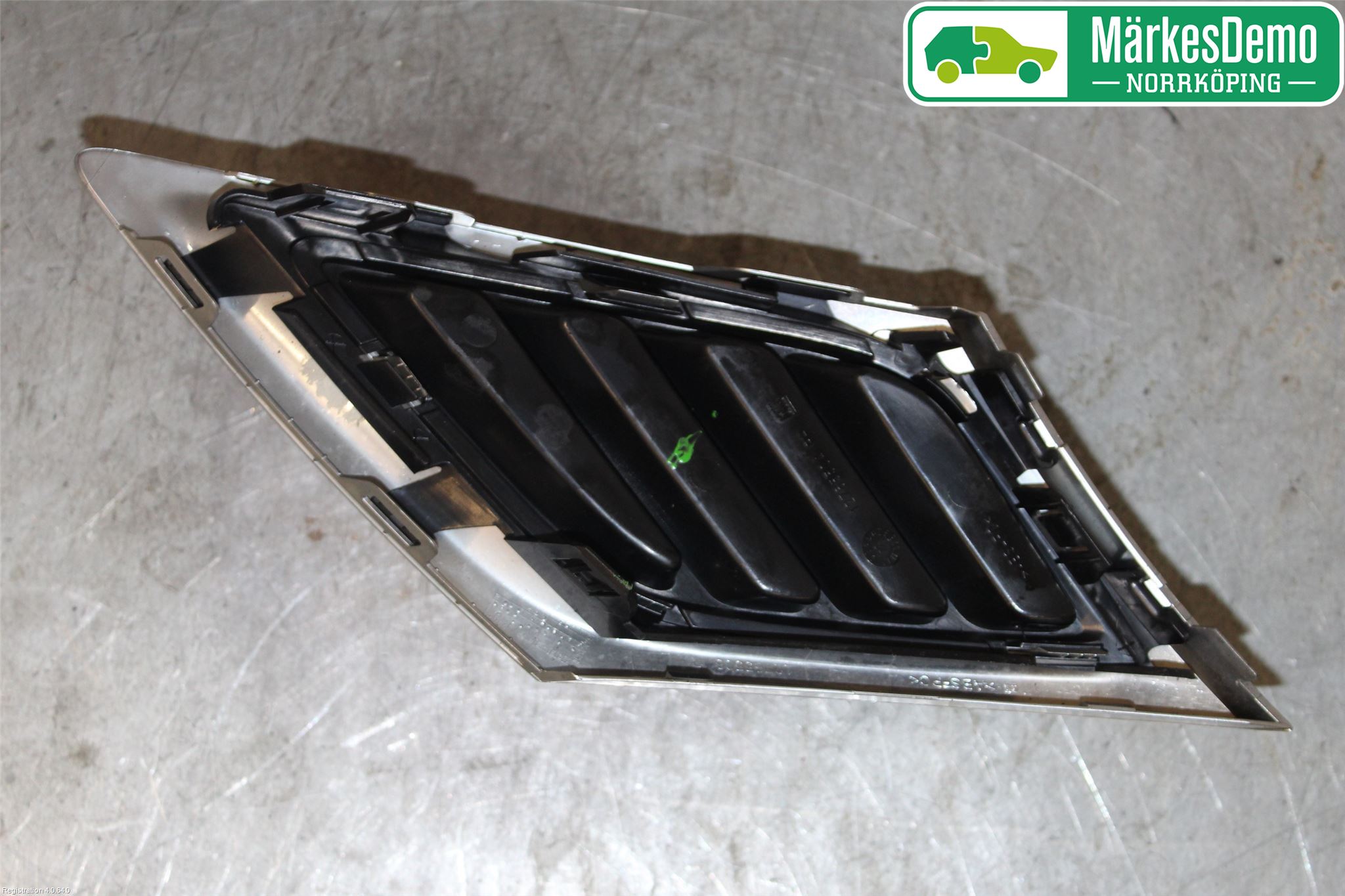 Saab 9-3 VER2/VER3 08-15 Grilldel Höger
