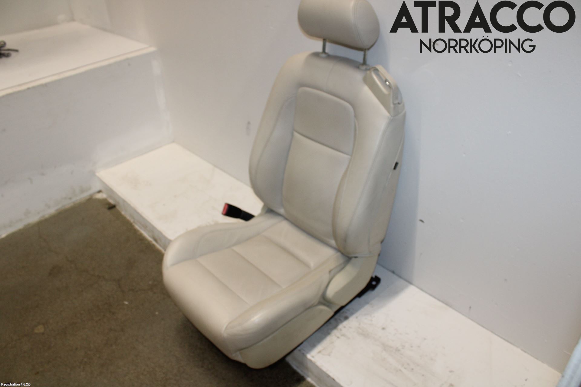 Jaguar XK/XKR 06-14 Inredning Stol Fram Vä