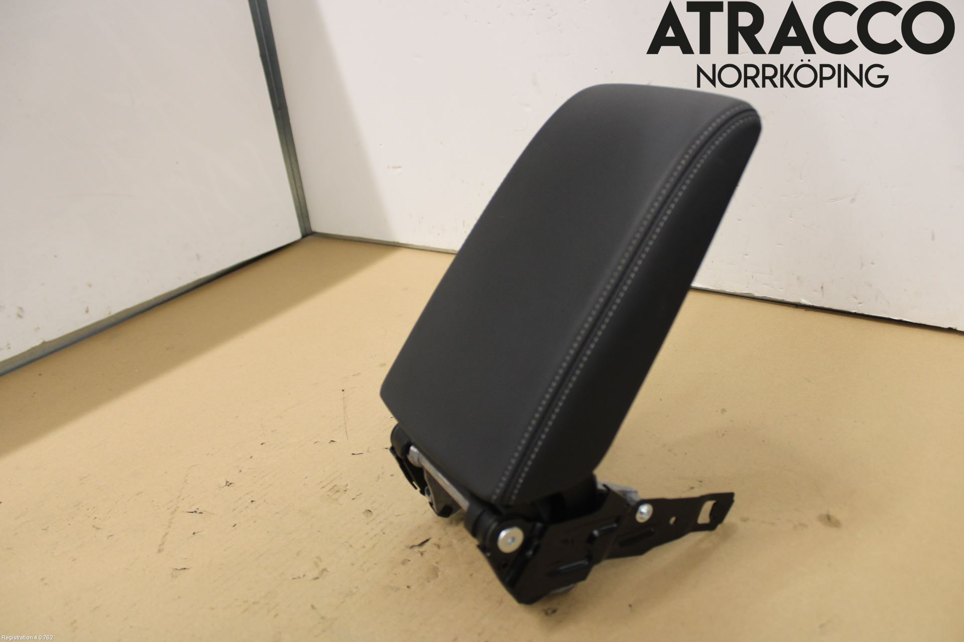 Volkswagen VW ARTEON 17- Inredning Armstöd