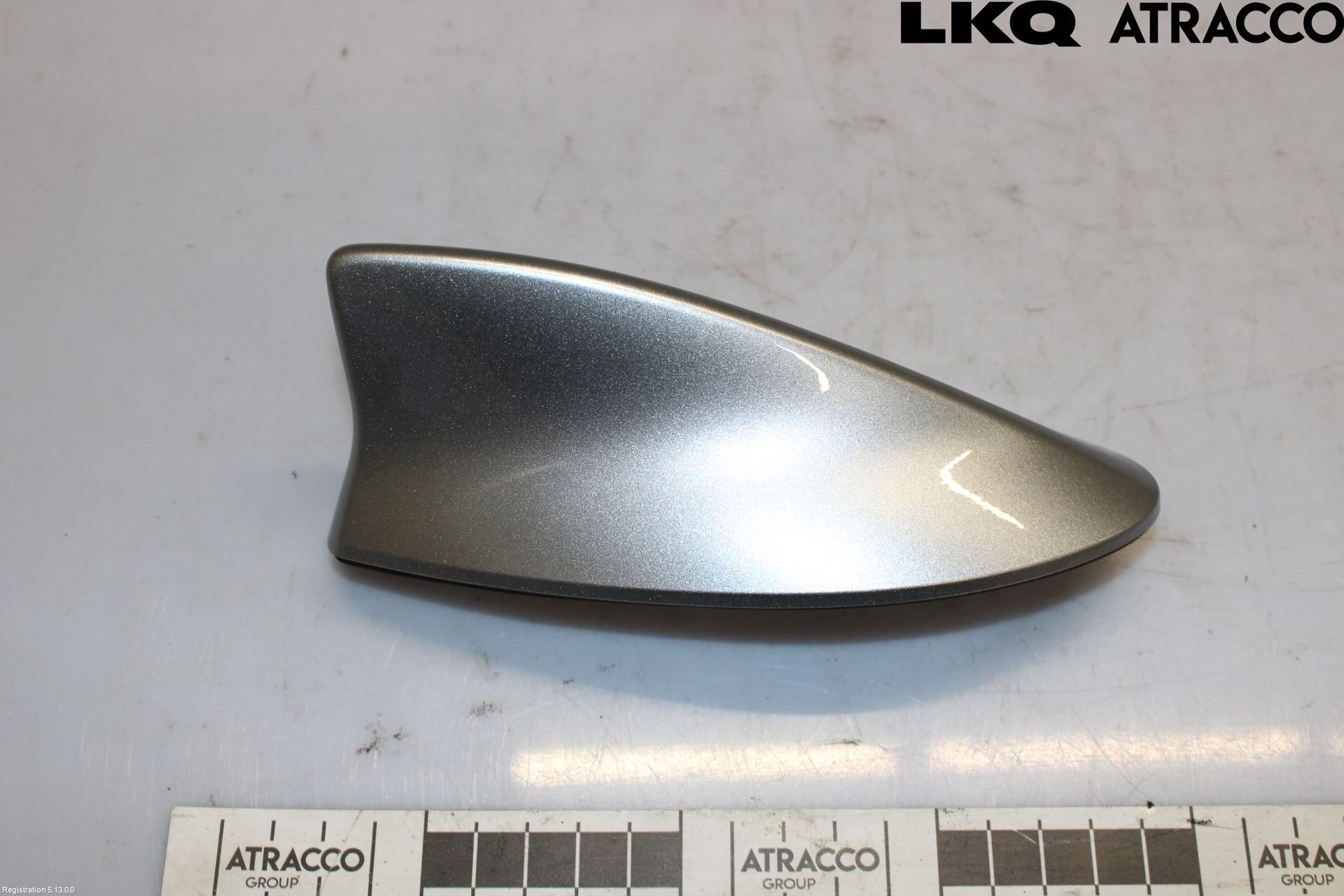 Lexus UX/300e 19- Antenn