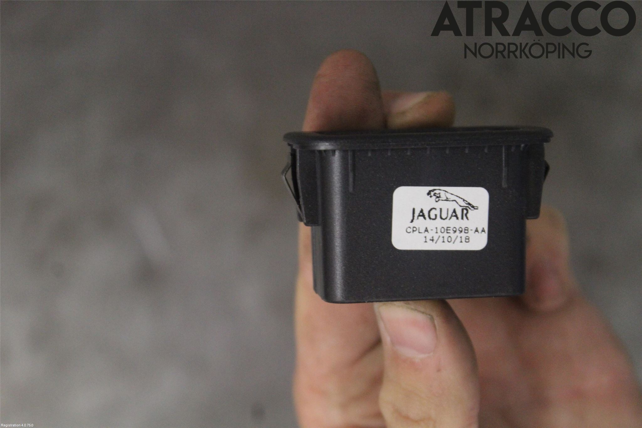 Jaguar I-PACE 18- Strömställare Baklucka