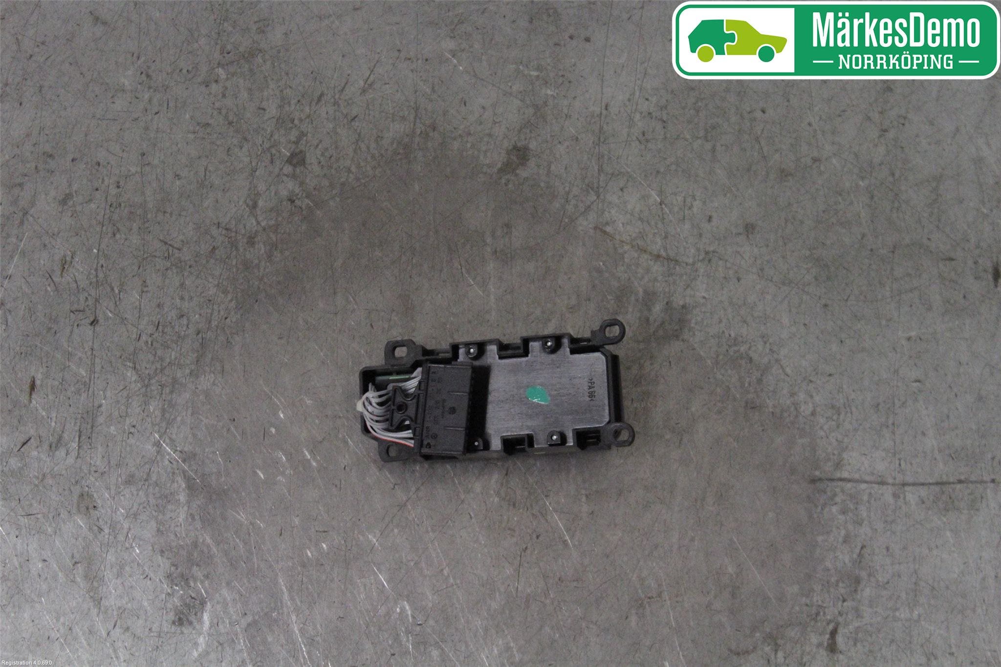 Mercedes-Benz MB S-KLASS (W220)  99-05 Strömställare Parkeringshjälp