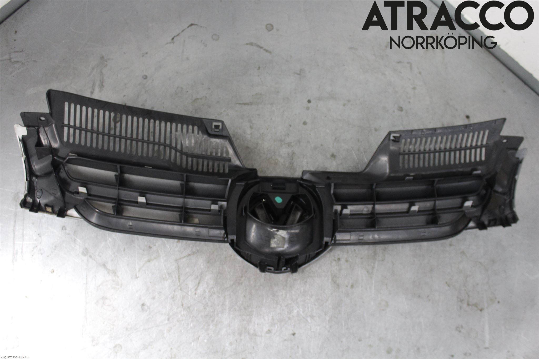 Volkswagen VW GOLF V 04-09 Grill Komp