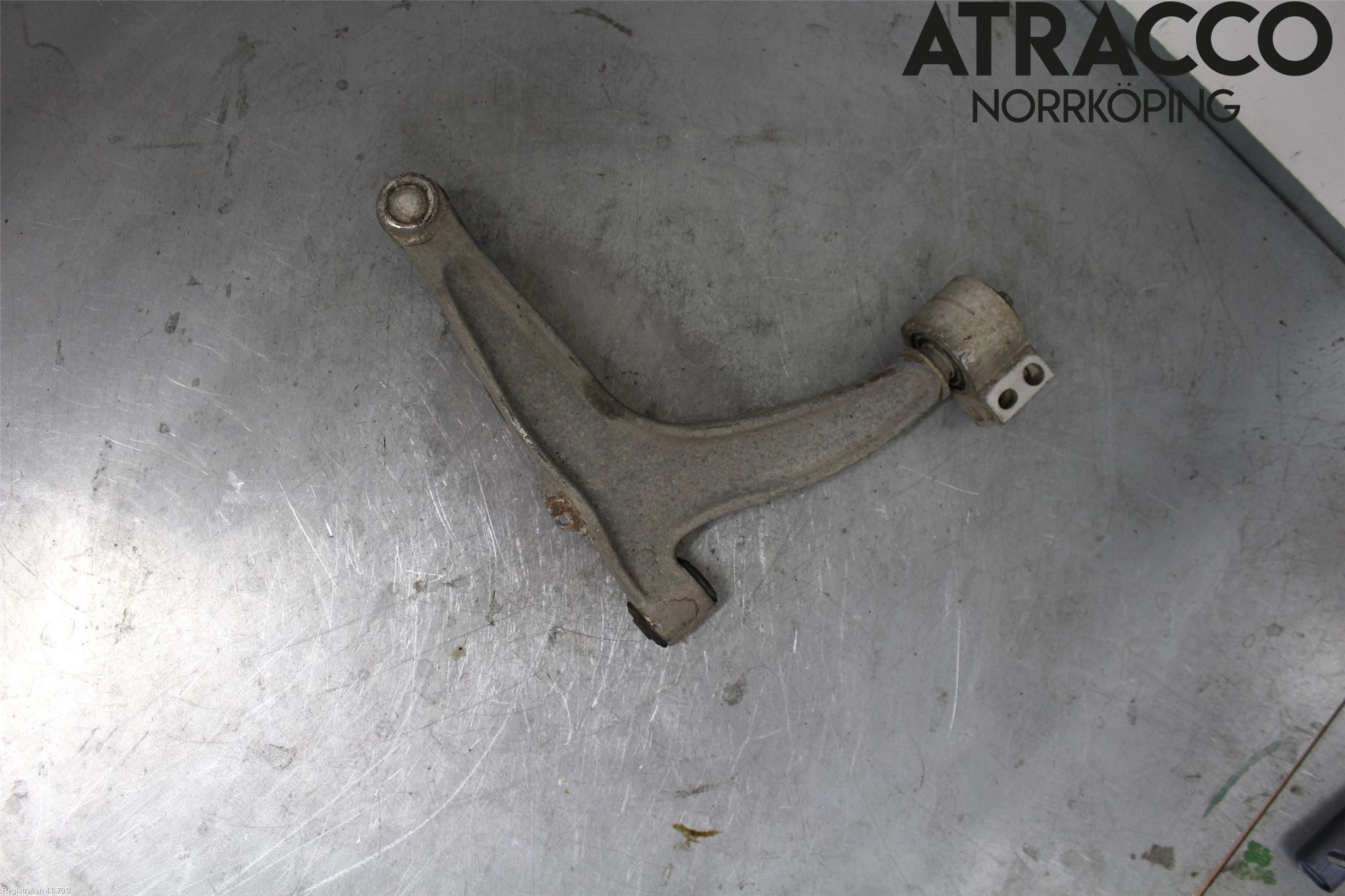 Saab 9-3 VER 2 Bärarm Fram Undre Vä