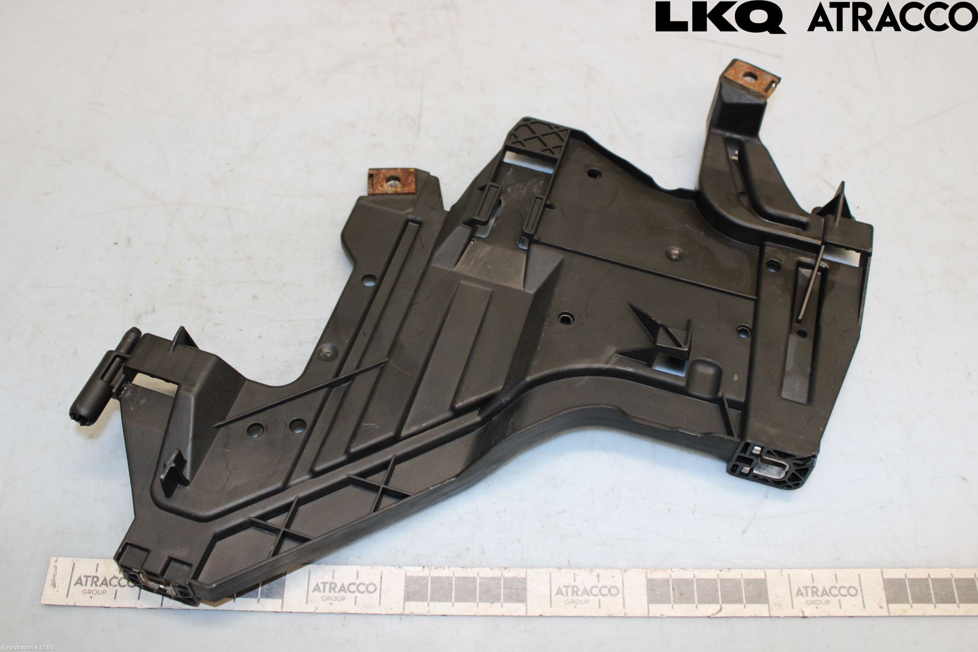 Audi A4/S4 08-11 Strålkast Fästsarg