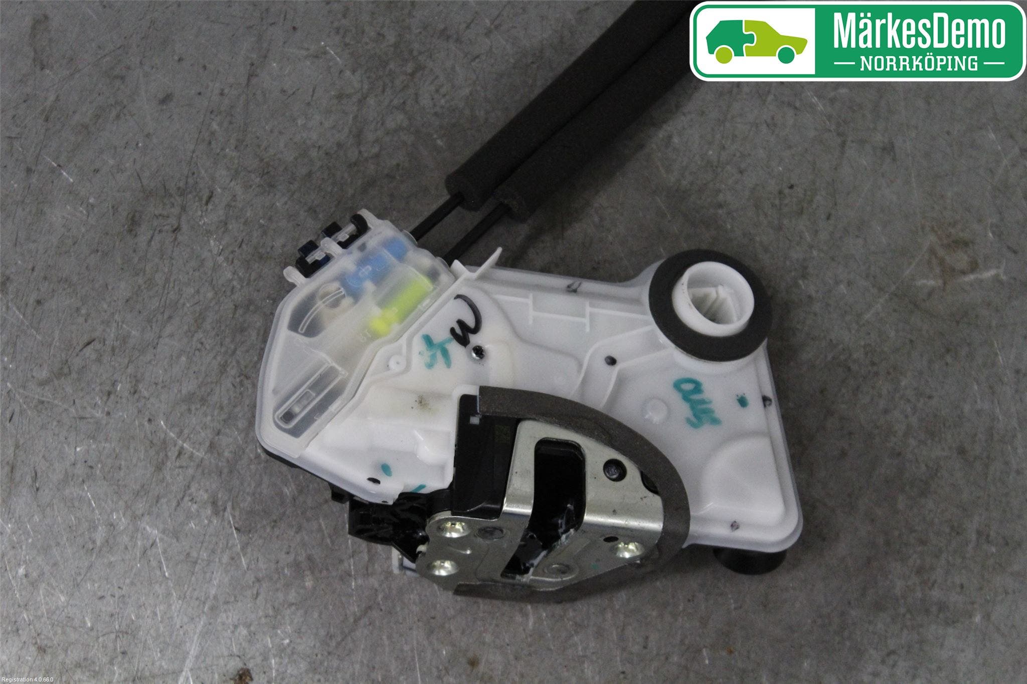 Toyota C-HR 16-23 Låskista-Dörrlås