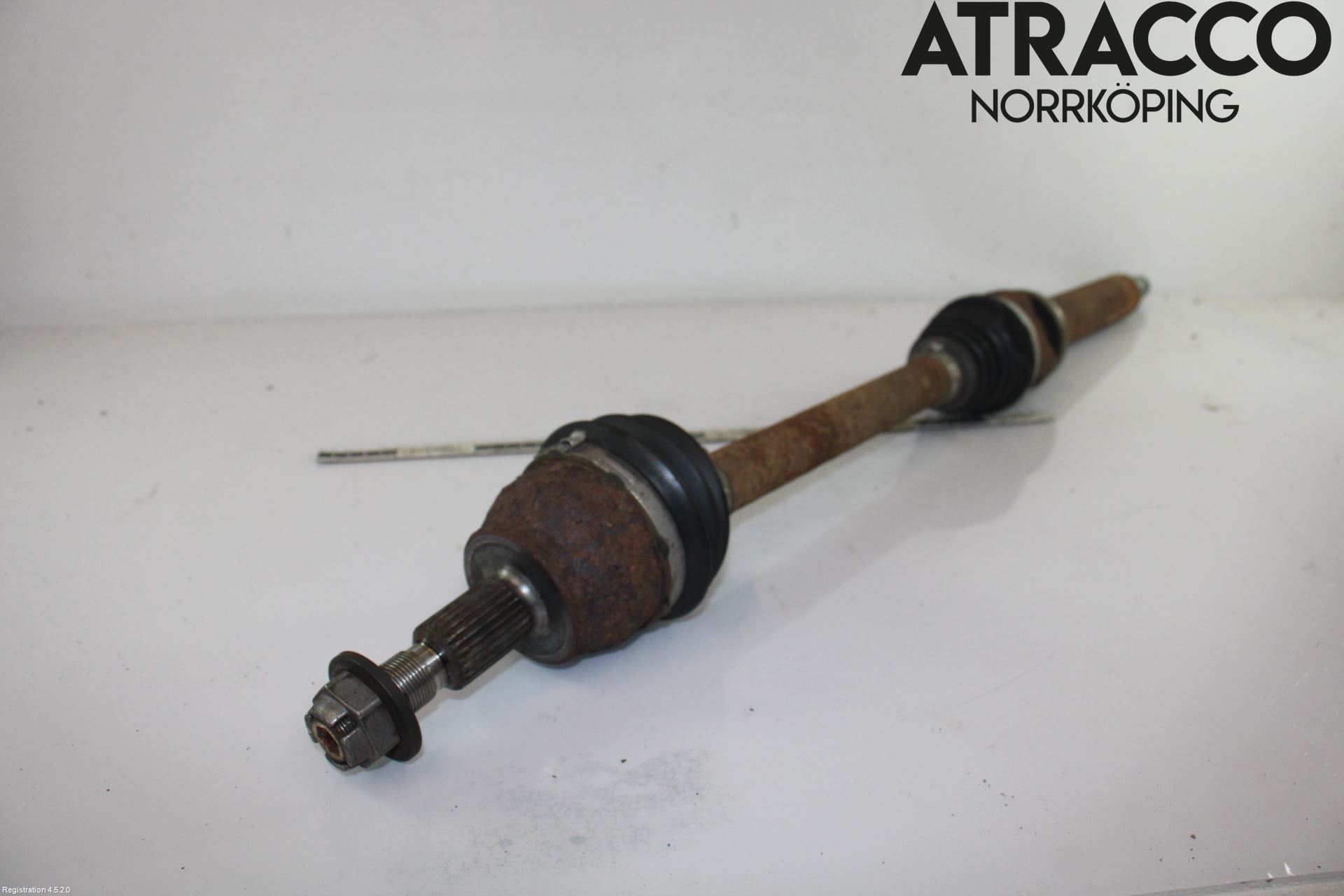 Ford FOCUS 15-18 Drivaxel Fram Höger