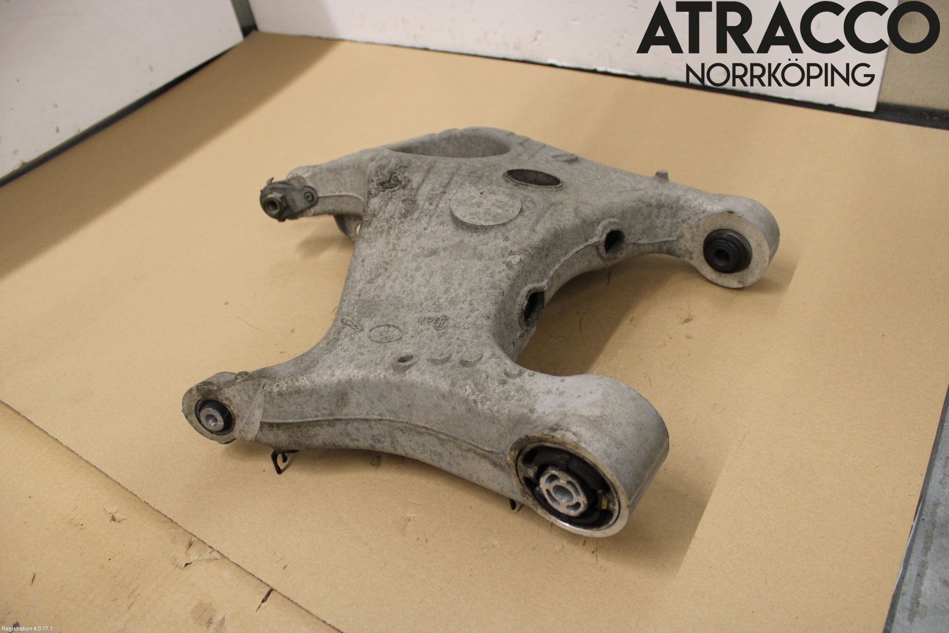 Jaguar F-PACE Bärarm Bak Vänster