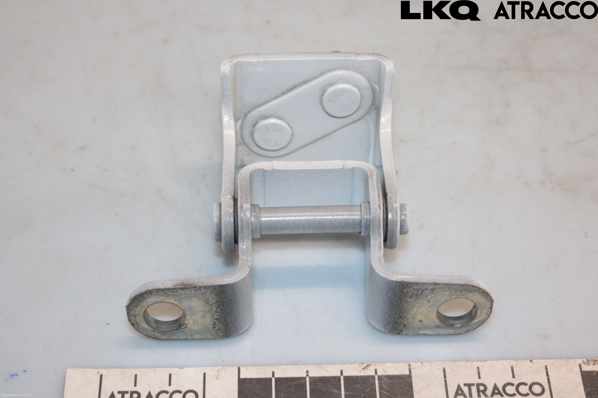 MG 4 23- Bakluckegångjärn Hö