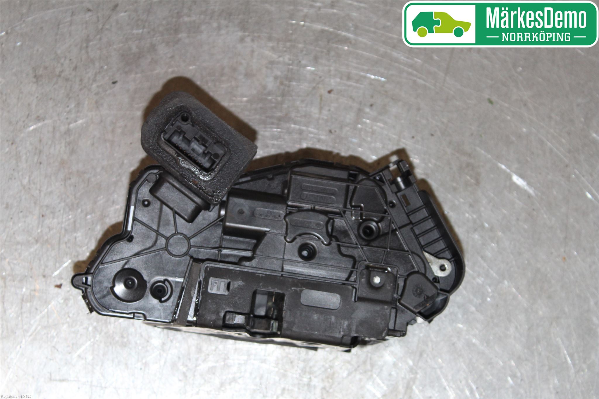 Volkswagen VW PASSAT 15-19 Låskista-Dörrlås