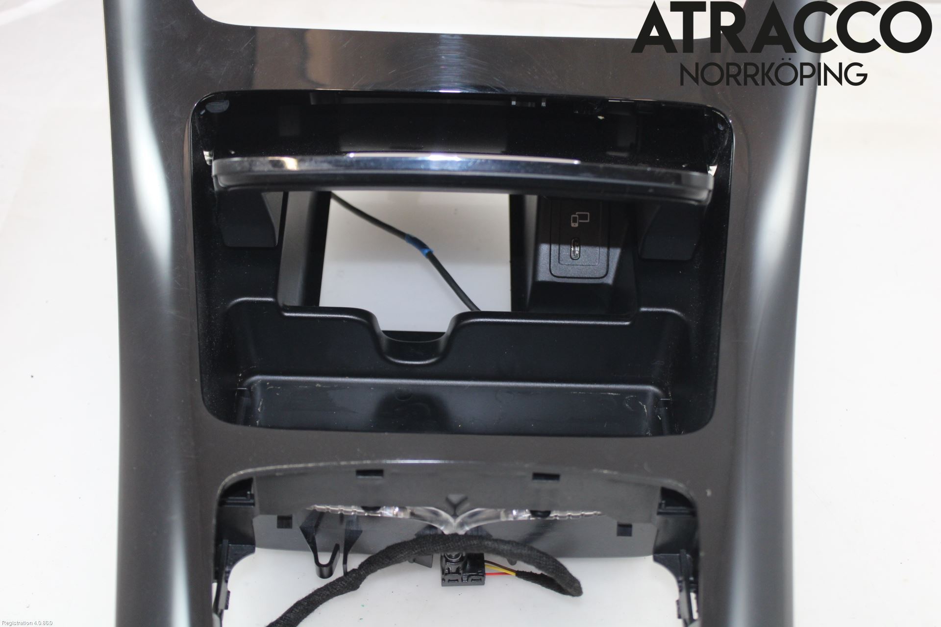 Mercedes-Benz MB EQC (N293) 20- Instrumentkonsoll Mitt