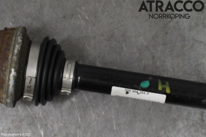 Volkswagen VW PASSAT 15-19 Drivaxel Bak Höger