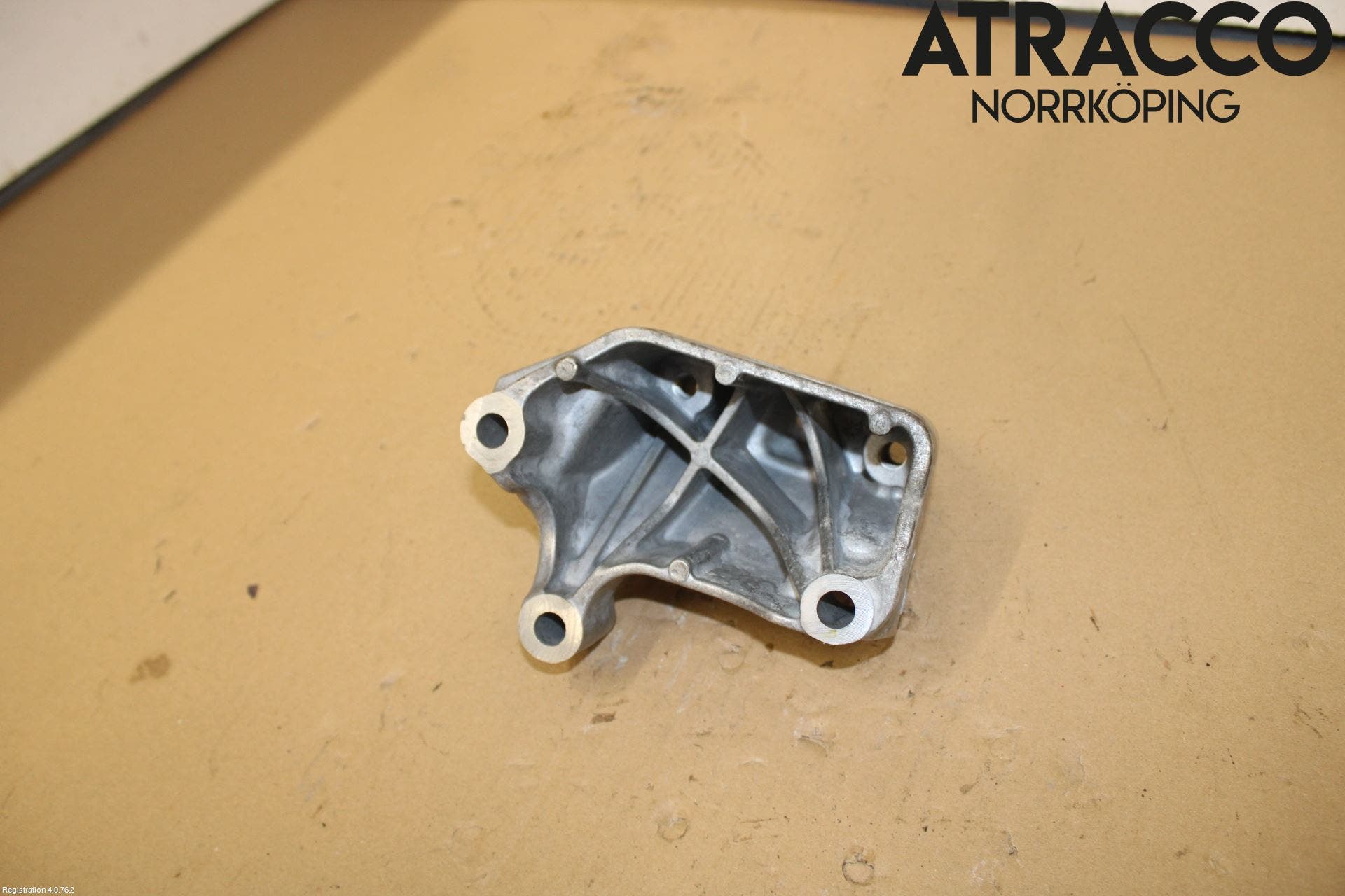 Volkswagen VW POLO VI 18->> Växellådsfäste