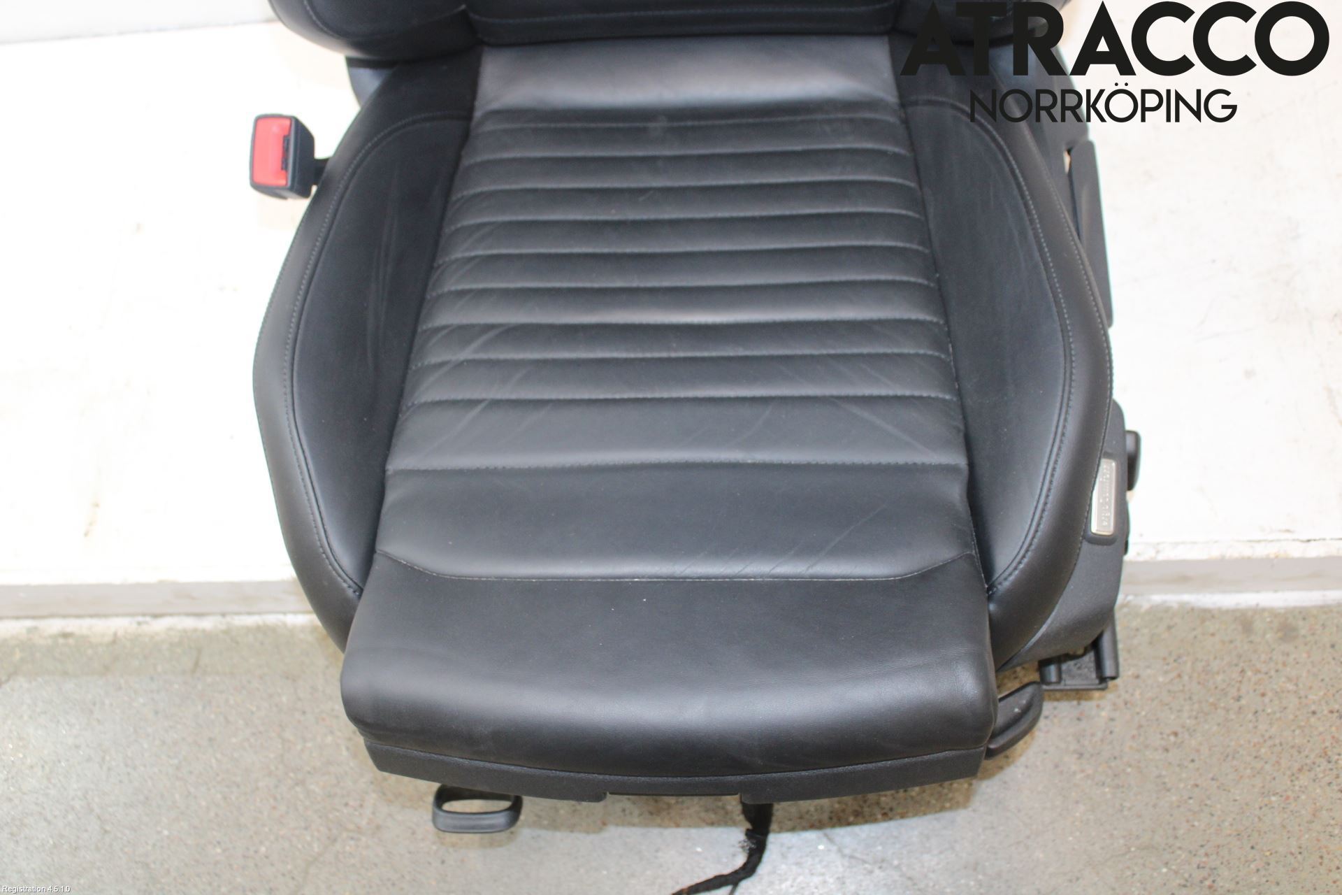 Volkswagen VW PASSAT 15-19 Inredning Stol Fram Vä