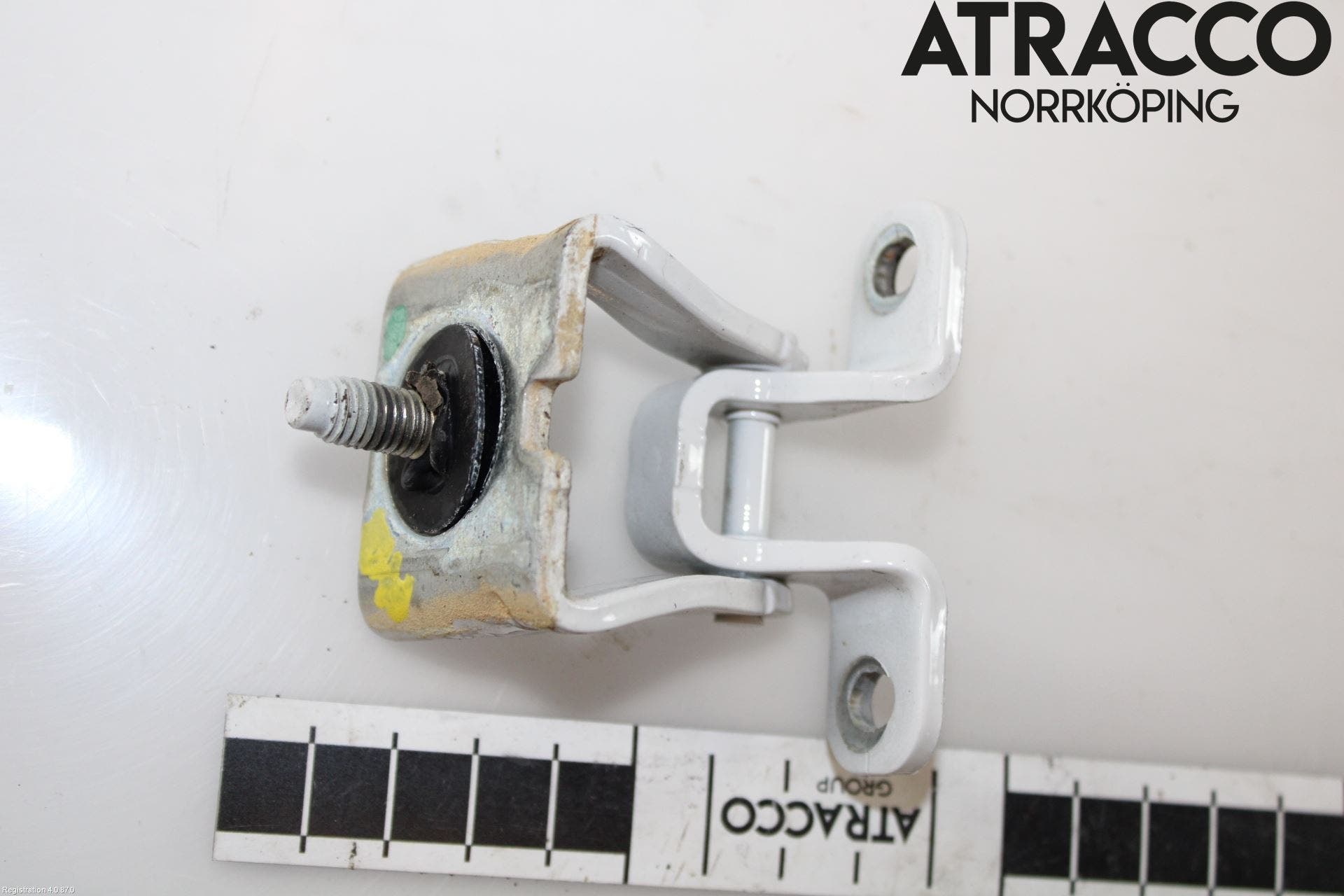 Skoda FABIA 15-21 Bakluckegångjärn Hö