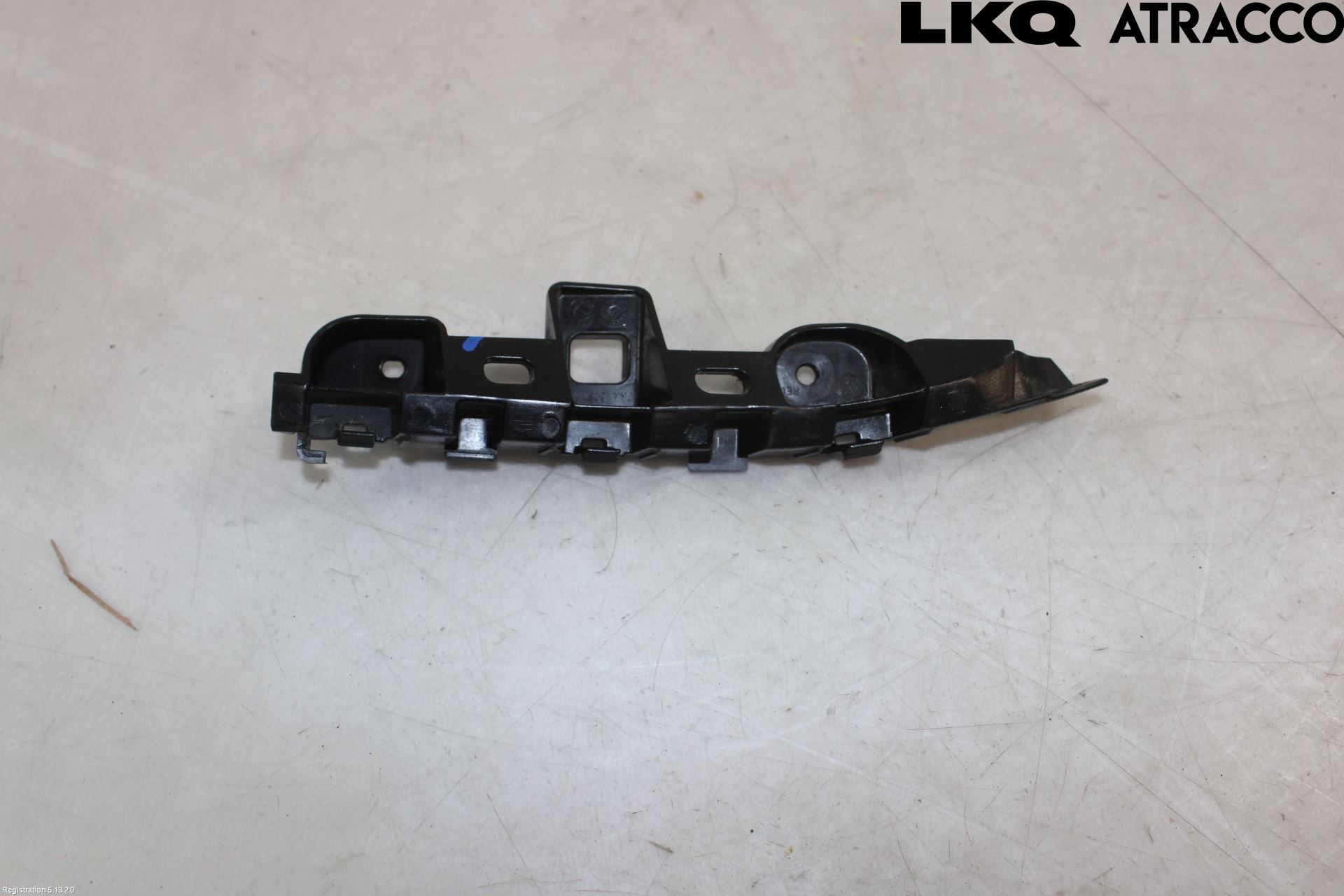 Volkswagen VW PASSAT 11-14 Stötfångarfäste Fram Hö