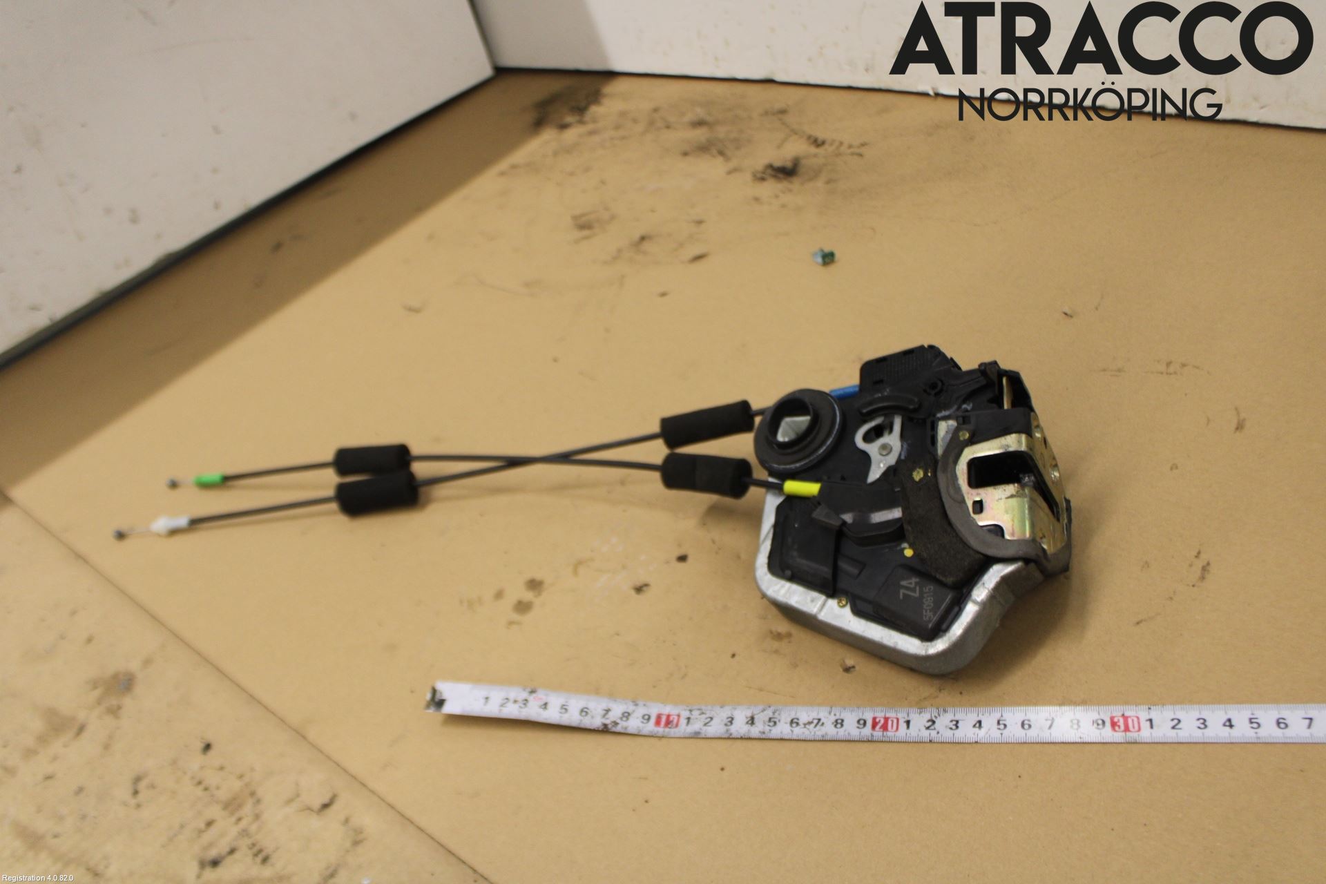 Lexus RX XU30 03-09 Låskista-Dörrlås