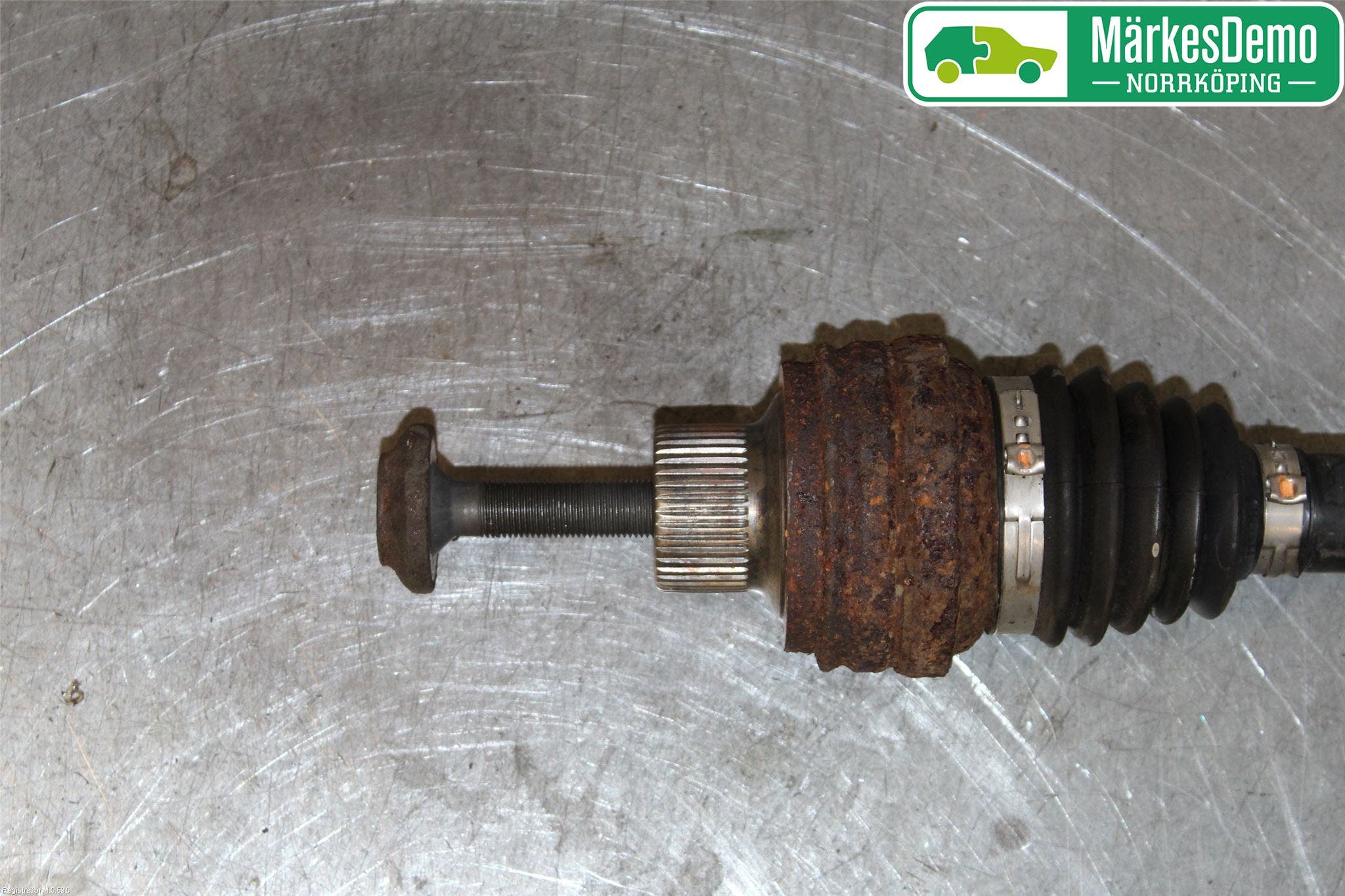 Audi A4 12-15 Drivaxel Bak Höger