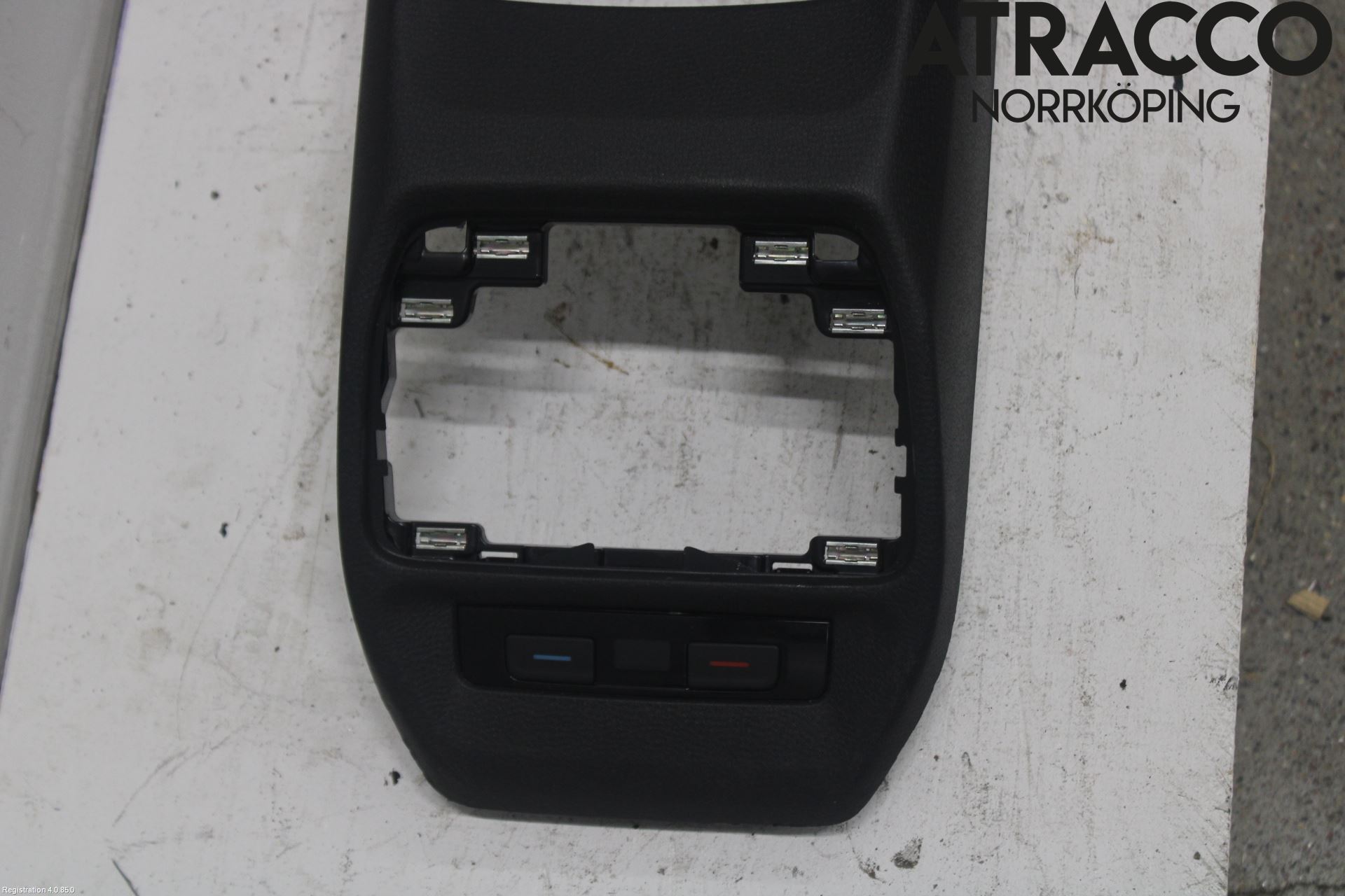 Volkswagen VW ID.4 21- Instrumentkonsoll Mitt
