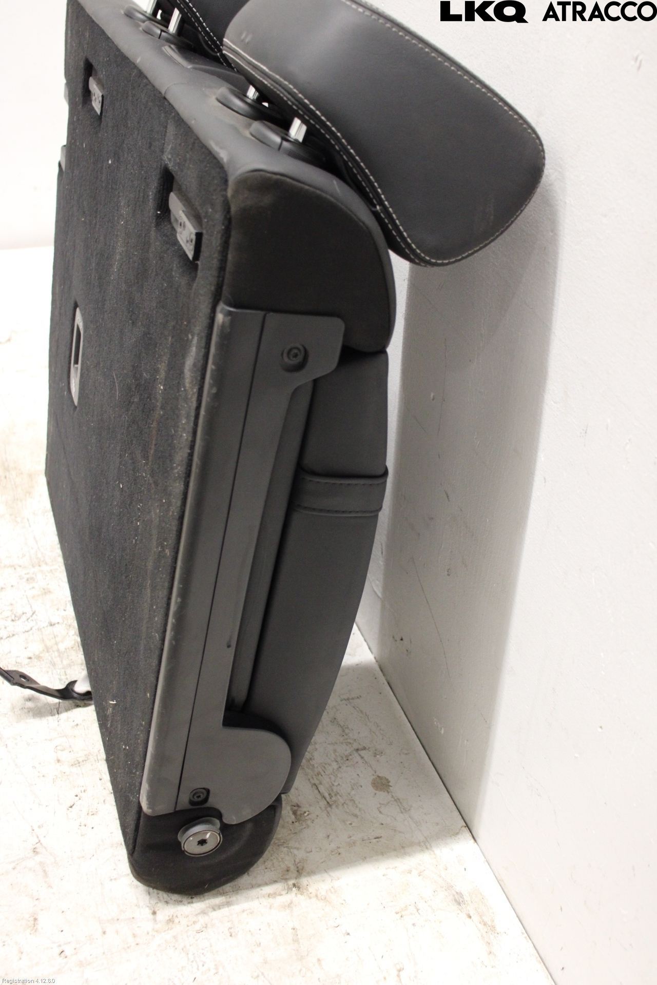 Mercedes-Benz MB E-KLASS (W212) 09-16 Inredning Ryggdyna Bak