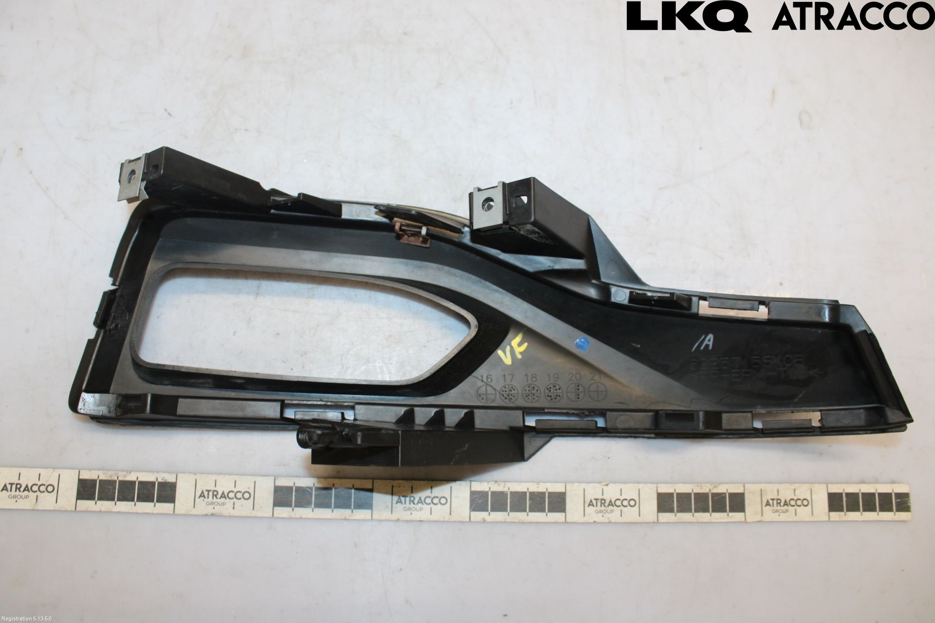 Nissan LEAF 18- Dimljussarg Fram