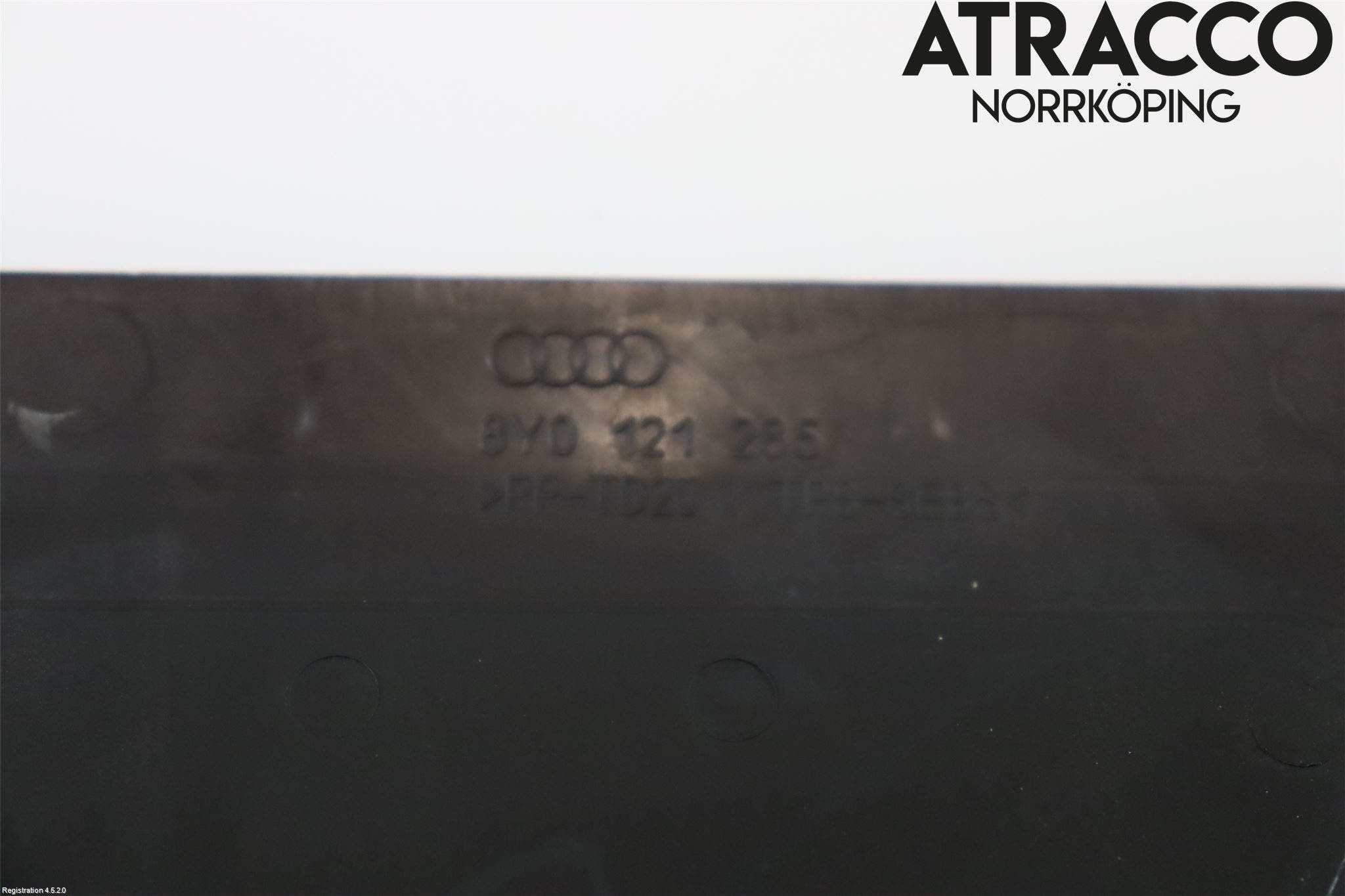 Audi A3/S3 8Y 21- Frontplåt Övre